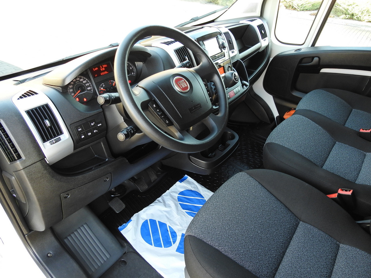 FIAT DUCATO REFRIGERATOR VAN -10*C POWER SUPPLY 230V AIR CONDITIONING 175HP - Komercauto refrižerators: foto 2 FIAT DUCATO REFRIGERATOR VAN -10*C POWER SUPPLY 230V AIR CONDITIONING 175HP - Komercauto refrižerators: foto 2