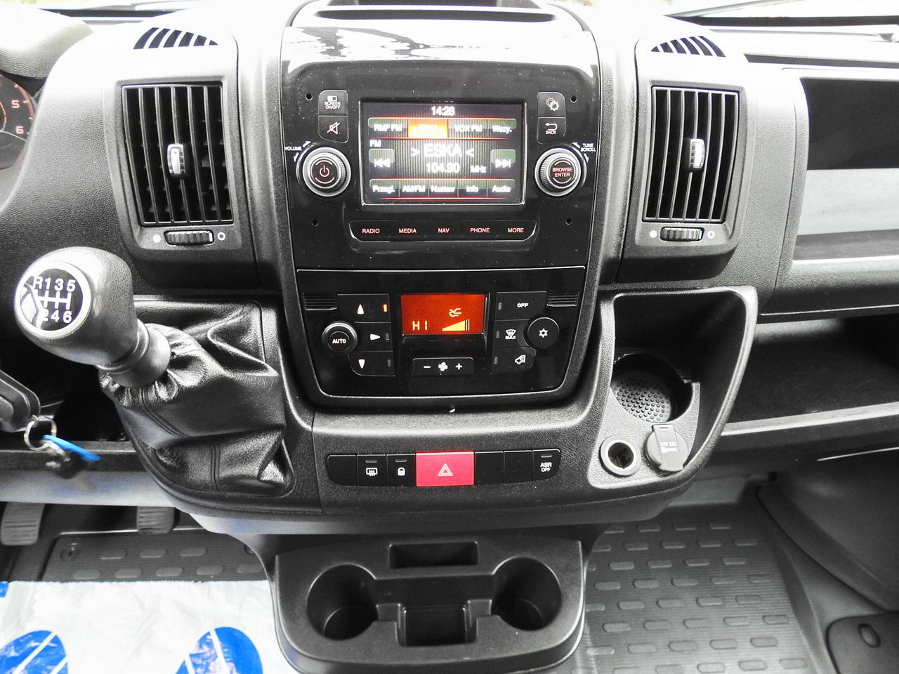 Furgons ar tentu FIAT DUCATO TARPAULIN 10 PALLETS WEBASTO CRUISE CONTROL NAVIGATION AIR CONDITIONING 180HP: foto 34 Furgons ar tentu FIAT DUCATO TARPAULIN 10 PALLETS WEBASTO CRUISE CONTROL NAVIGATION AIR CONDITIONING 180HP: foto 34