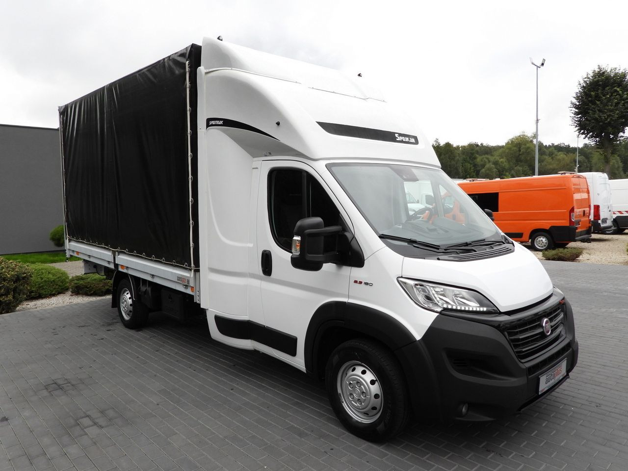 FIAT DUCATO TARPAULIN 9 PALLETS CRUISE CONTROL LED LIGHTS PNEUMATICS AIR CONDITIONING 180HP - Furgons ar tentu: foto 4 FIAT DUCATO TARPAULIN 9 PALLETS CRUISE CONTROL LED LIGHTS PNEUMATICS AIR CONDITIONING 180HP - Furgons ar tentu: foto 4