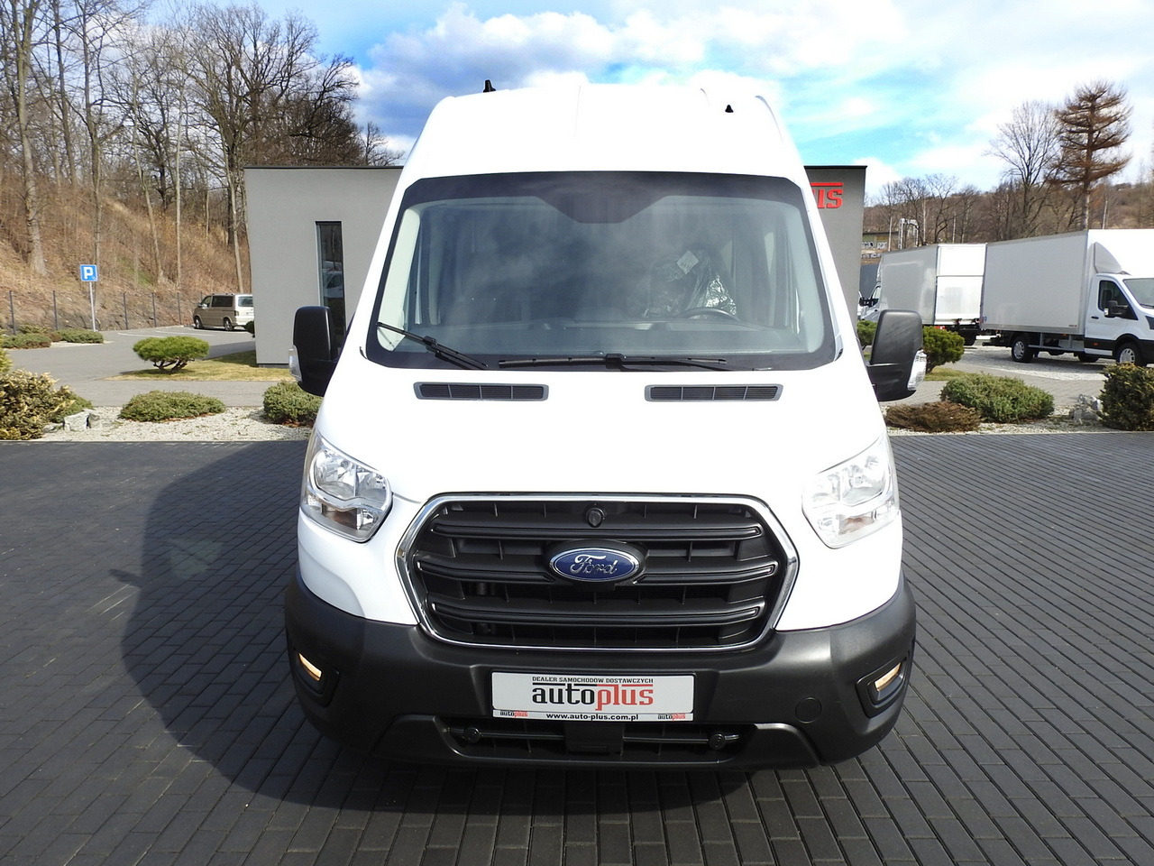FORD TRANSIT BOX DELIVERY VAN 6 SEATS CRUISE CONTROL LED LIGHTS AIR CONDITIONING 180HP - Kravas mikroautobuss: foto 5 FORD TRANSIT BOX DELIVERY VAN 6 SEATS CRUISE CONTROL LED LIGHTS AIR CONDITIONING 180HP - Kravas mikroautobuss: foto 5