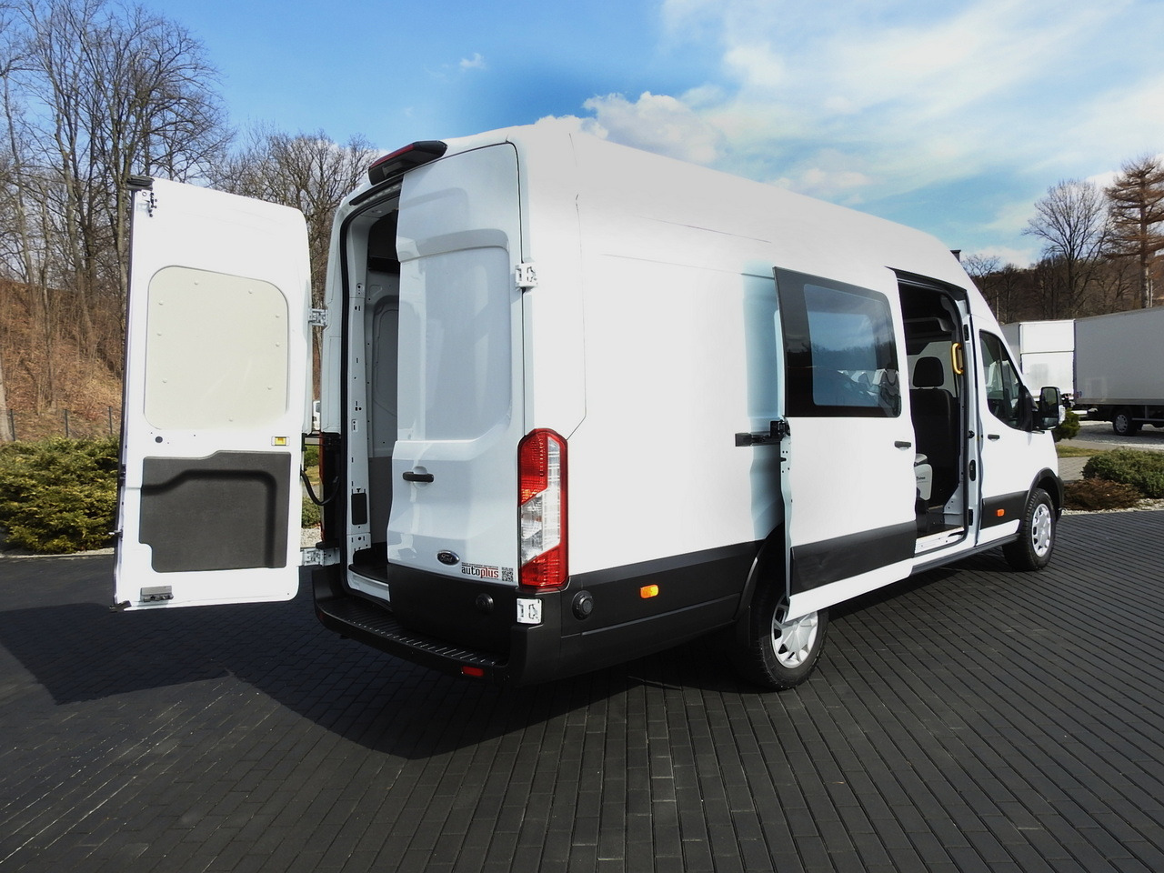 FORD TRANSIT BOX DELIVERY VAN 6 SEATS CRUISE CONTROL LED LIGHTS AIR CONDITIONING 180HP - Kravas mikroautobuss: foto 3 FORD TRANSIT BOX DELIVERY VAN 6 SEATS CRUISE CONTROL LED LIGHTS AIR CONDITIONING 180HP - Kravas mikroautobuss: foto 3