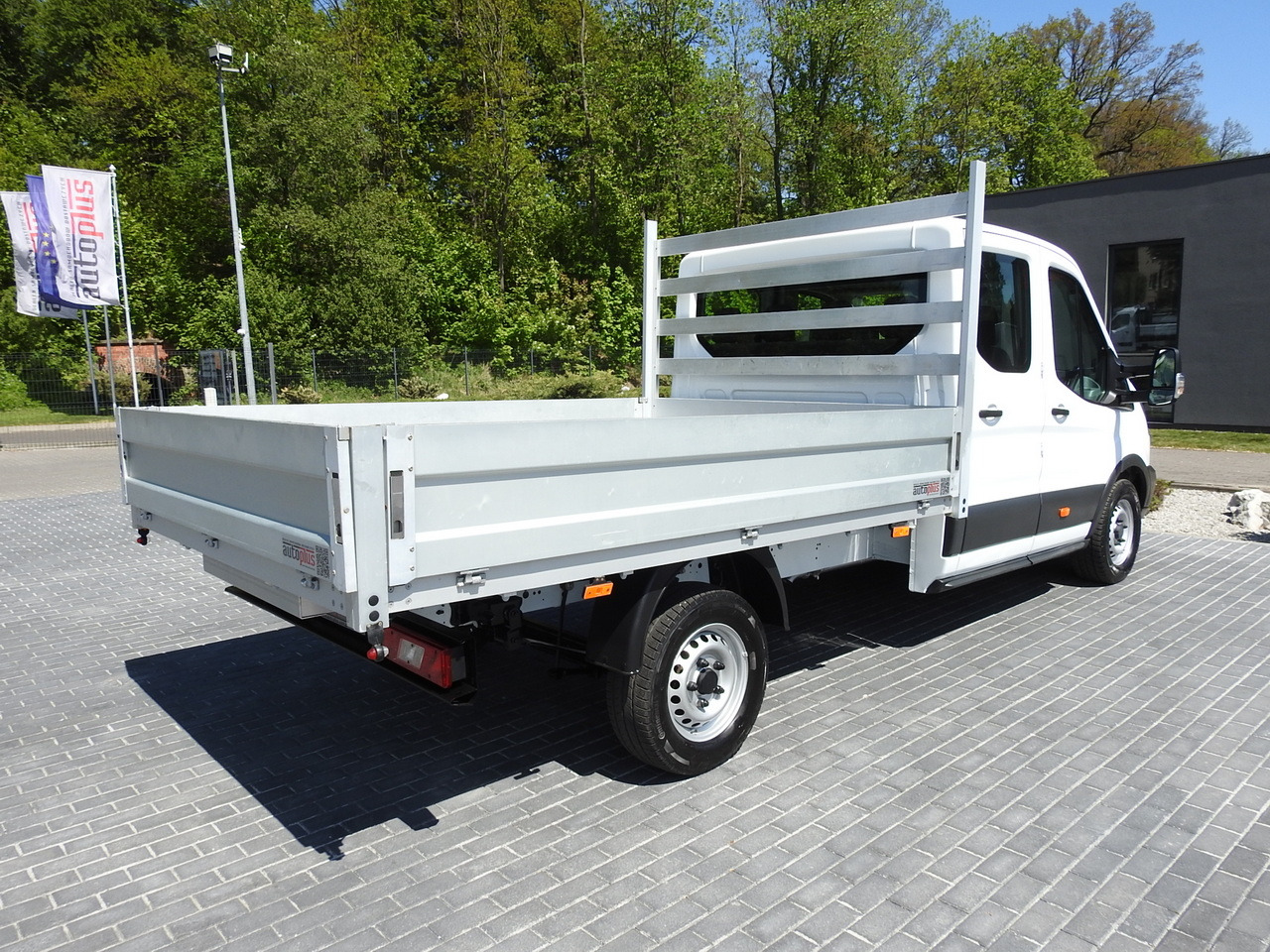 FORD TRANSIT STAKE BODY DOUBLE CABIN DOKA 7 SEATS AIR CONDITIONING 130HP - Kravas-pasažieru furgons: foto 3 FORD TRANSIT STAKE BODY DOUBLE CABIN DOKA 7 SEATS AIR CONDITIONING 130HP - Kravas-pasažieru furgons: foto 3