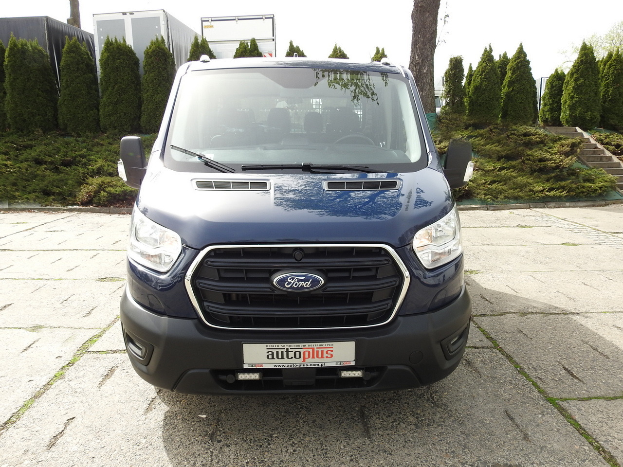 FORD TRANSIT STAKE BODY DOUBLE CABIN DOKA 7 SEATS CRUISE CONTROL AIR CONDITIONING LED LIGHTS 130HP - Kravas-pasažieru furgons: foto 5 FORD TRANSIT STAKE BODY DOUBLE CABIN DOKA 7 SEATS CRUISE CONTROL AIR CONDITIONING LED LIGHTS 130HP - Kravas-pasažieru furgons: foto 5