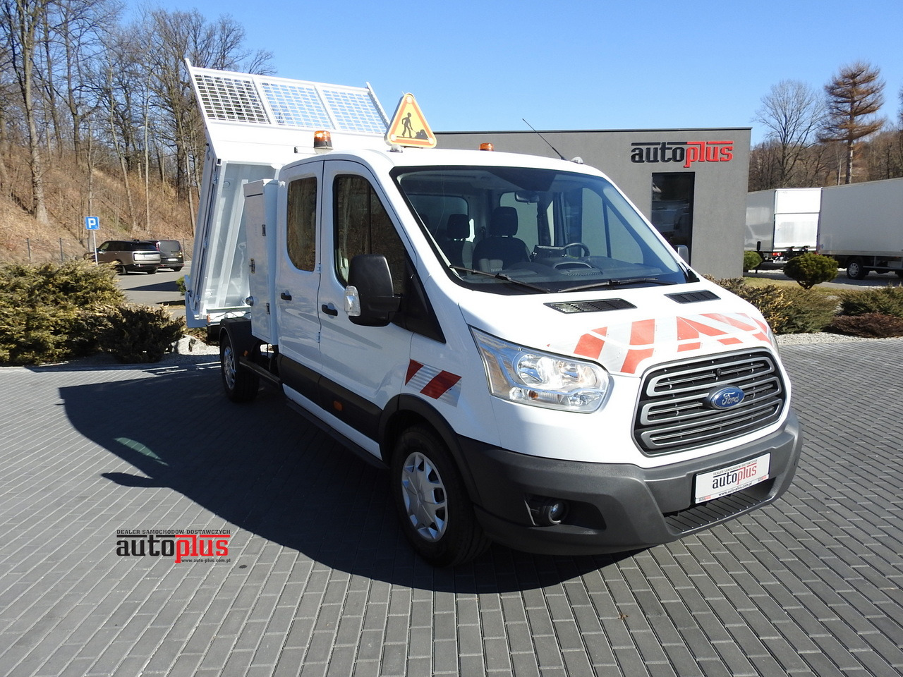 FORD TRANSIT TIPPER DOUBLE CABIN DOKA 6 SEATS CRUISE CONTROL AIR CONDITIONING 130HP - Komercauto pašizgāzējs: foto 1 FORD TRANSIT TIPPER DOUBLE CABIN DOKA 6 SEATS CRUISE CONTROL AIR CONDITIONING 130HP - Komercauto pašizgāzējs: foto 1