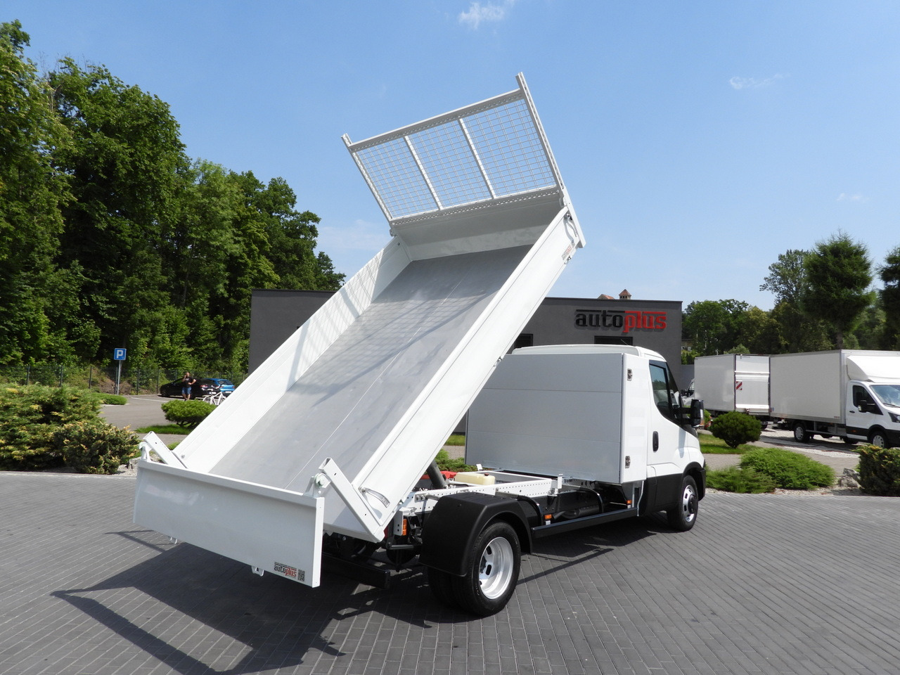 IVECO DAILY 35C15 TIPPER CRUISE CONTROL TWIN WHEELS AIR CONDITIONING 150HP - Komercauto pašizgāzējs: foto 3 IVECO DAILY 35C15 TIPPER CRUISE CONTROL TWIN WHEELS AIR CONDITIONING 150HP - Komercauto pašizgāzējs: foto 3
