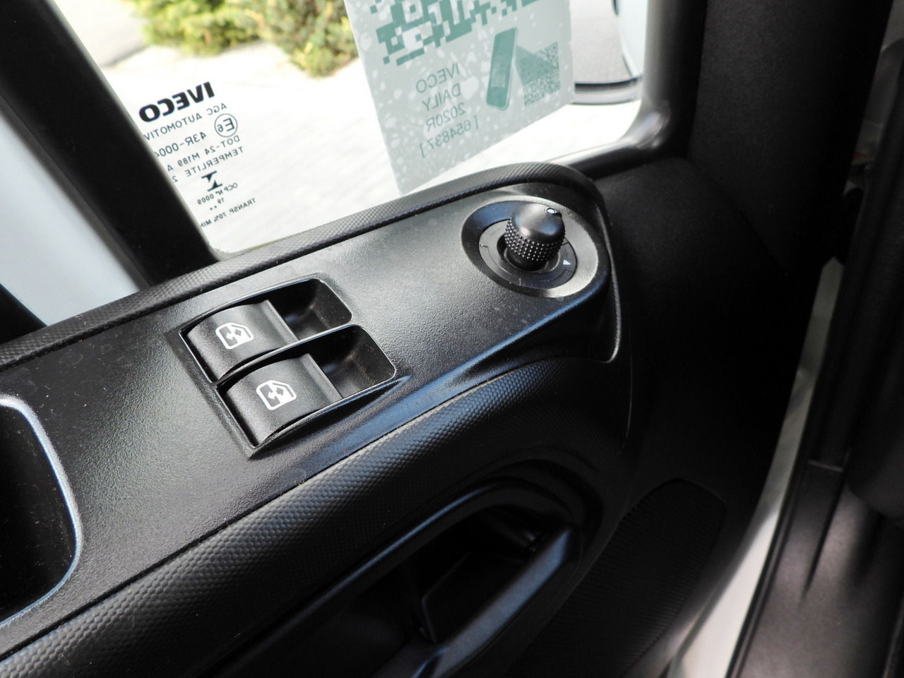 Furgons ar slēgtā virsbūve IVECO DAILY 35C16 BOX LIFT 8 PALLETS CRUISE CONTROL TWIN WHEELS AIR CONDITIONING  160HP: foto 29