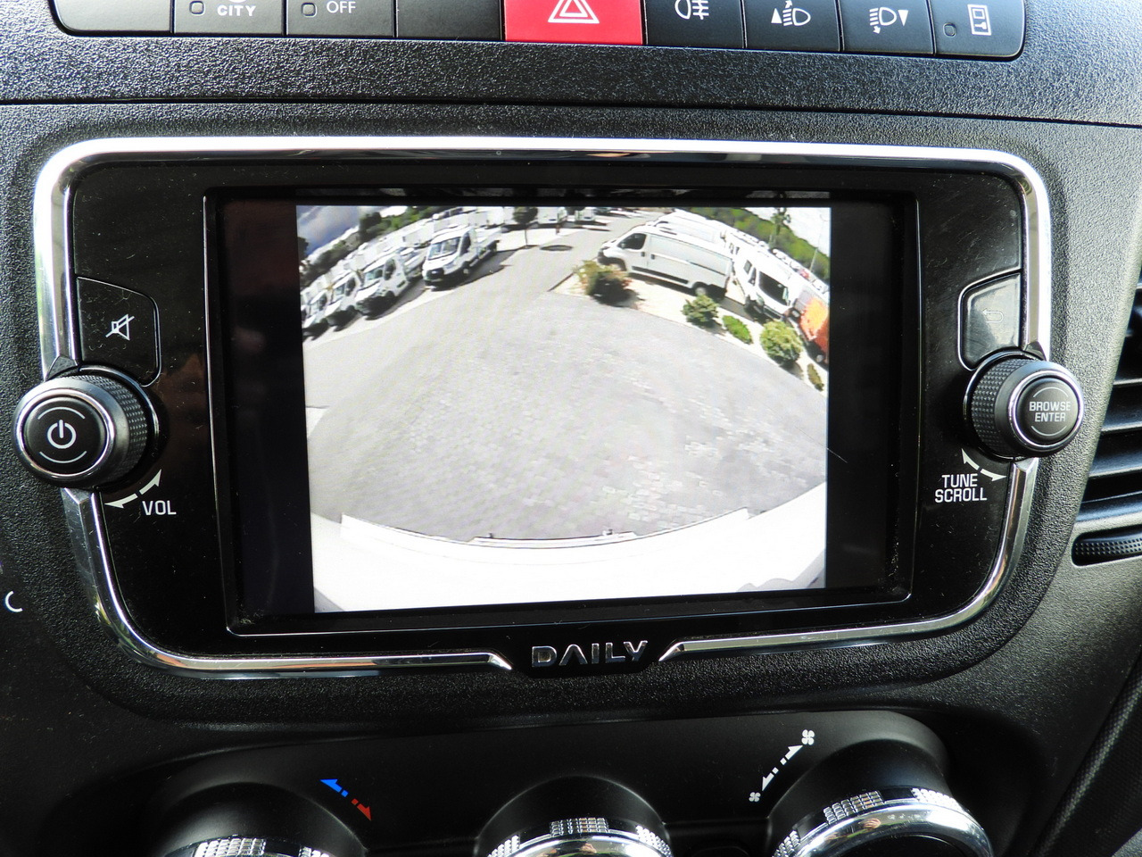 Furgons ar slēgtā virsbūve IVECO DAILY 35C16 BOX LIFT 8 PALLETS CRUISE CONTROL TWIN WHEELS AIR CONDITIONING  160HP: foto 39