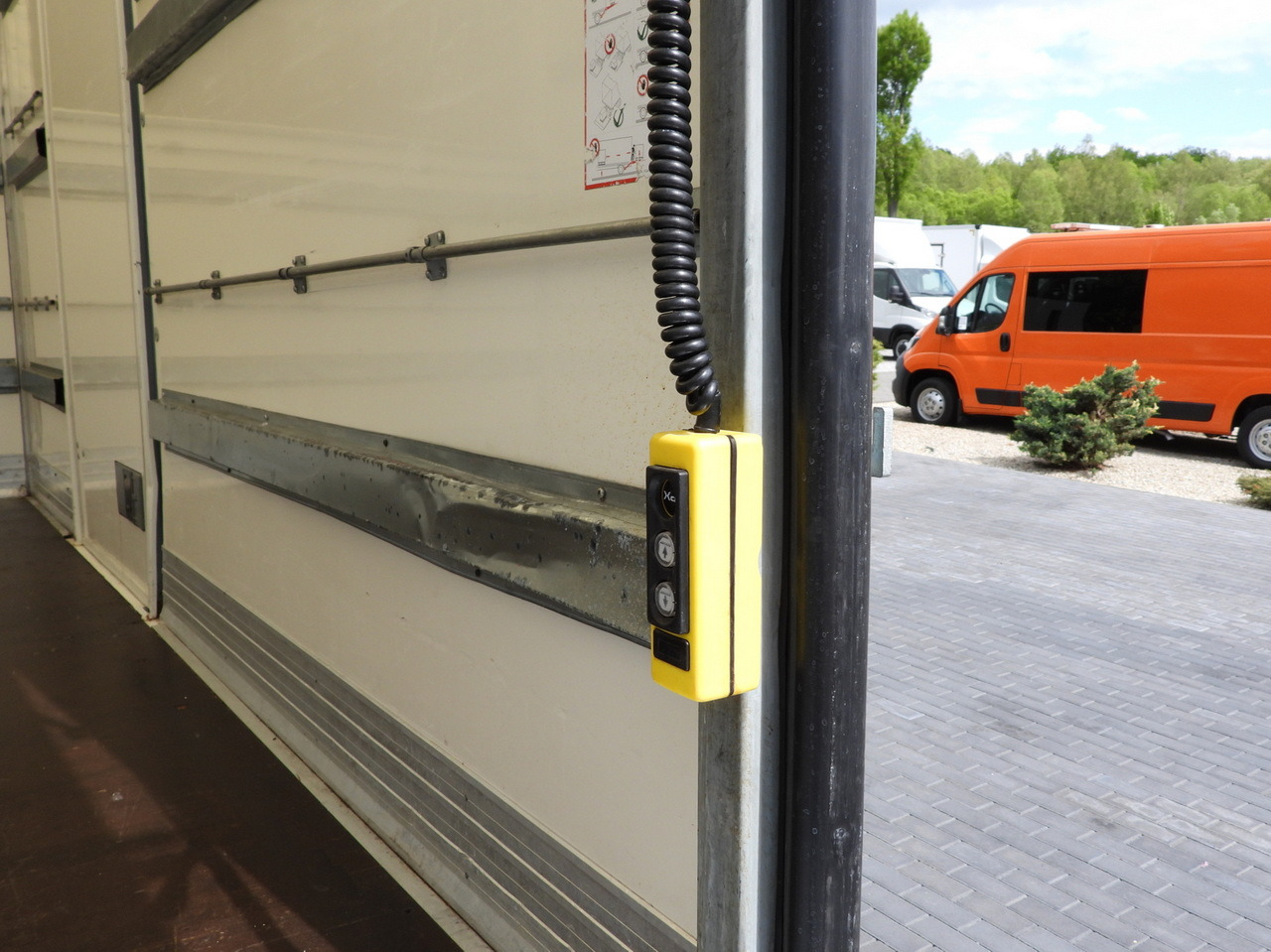 Furgons ar slēgtā virsbūve IVECO DAILY 35C16 BOX LIFT 8 PALLETS CRUISE CONTROL TWIN WHEELS AIR CONDITIONING  160HP: foto 23