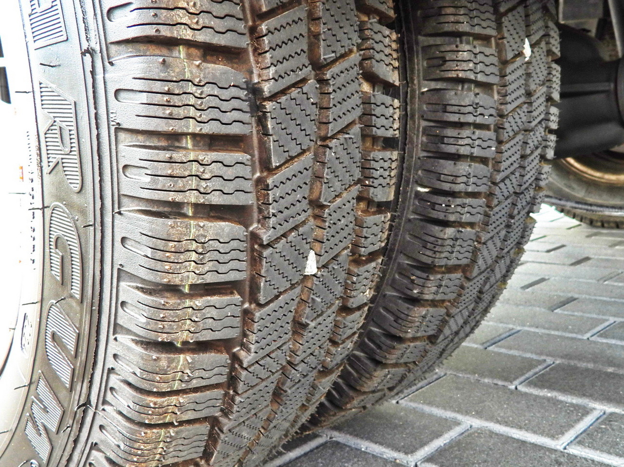 Furgons ar slēgtā virsbūve IVECO DAILY 35C16 BOX LIFT 8 PALLETS CRUISE CONTROL TWIN WHEELS AIR CONDITIONING  160HP: foto 24