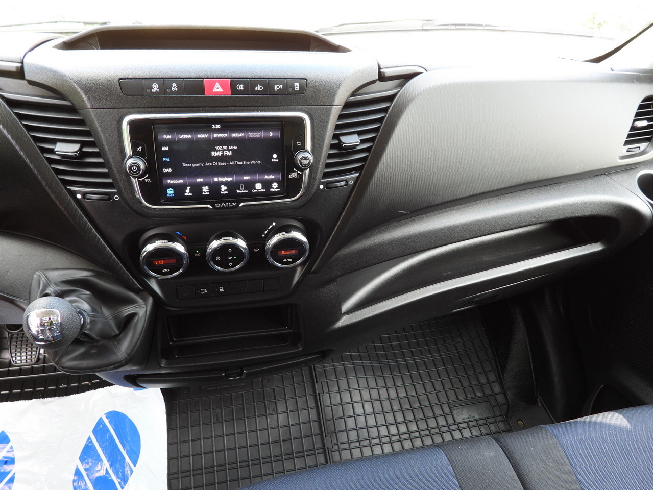 Furgons ar slēgtā virsbūve IVECO DAILY 35C16 BOX LIFT 8 PALLETS CRUISE CONTROL TWIN WHEELS AIR CONDITIONING  160HP: foto 36