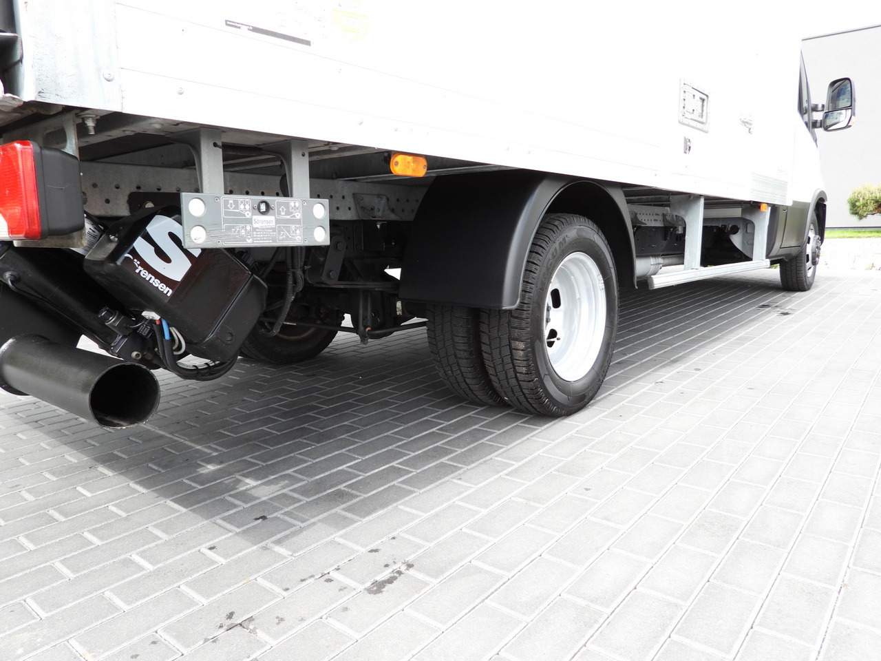 Furgons ar slēgtā virsbūve IVECO DAILY 35C16 BOX LIFT 8 PALLETS CRUISE CONTROL TWIN WHEELS AIR CONDITIONING  160HP: foto 17