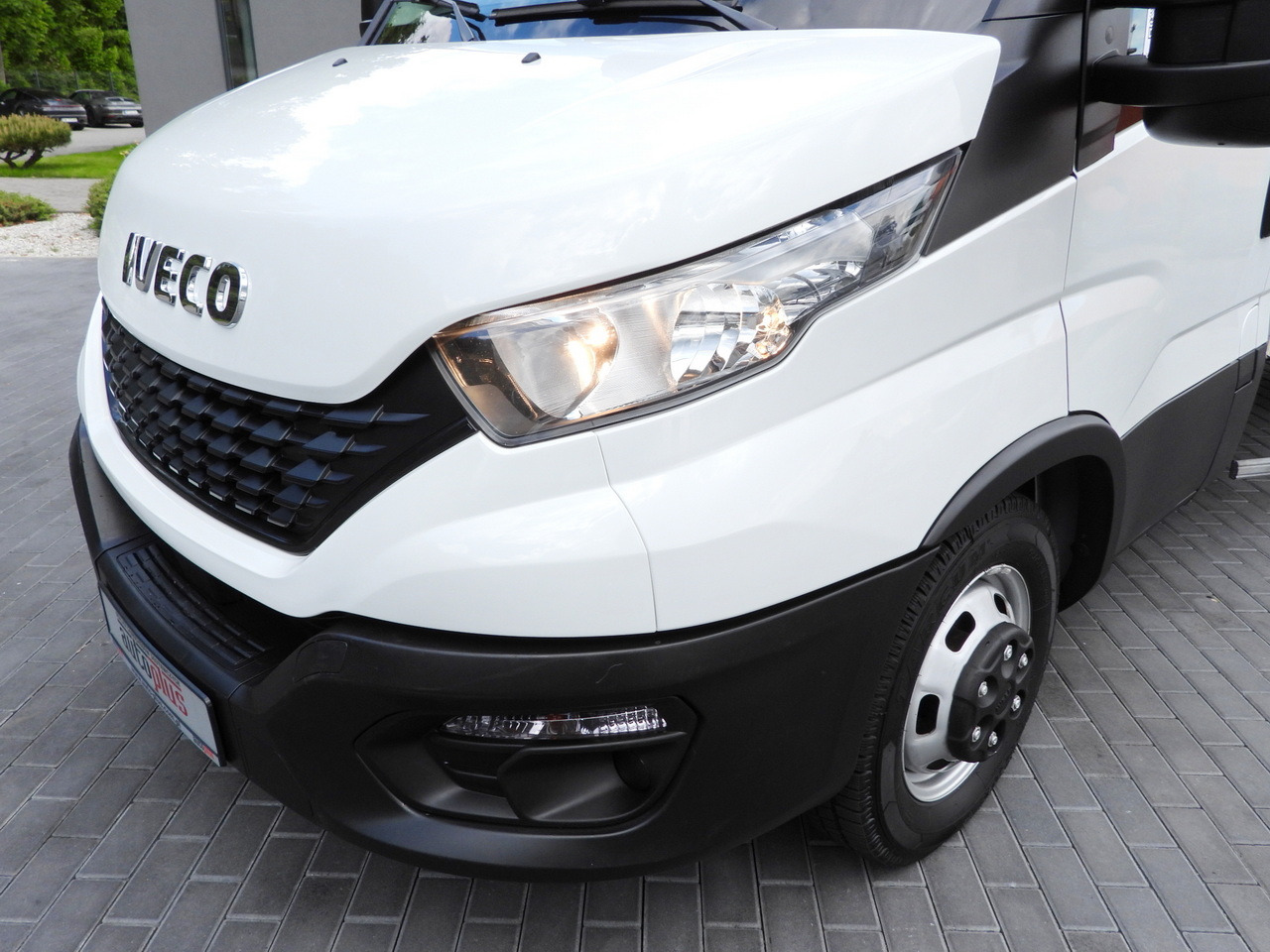 Furgons ar slēgtā virsbūve IVECO DAILY 35C16 BOX LIFT 8 PALLETS CRUISE CONTROL TWIN WHEELS AIR CONDITIONING  160HP: foto 19
