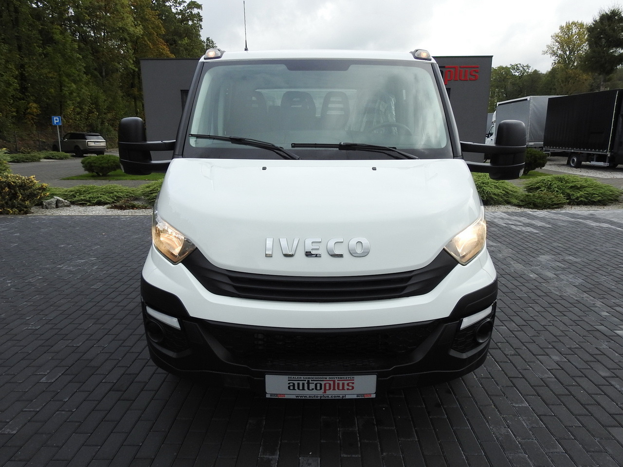 IVECO DAILY 35S15 STAKE BODY DOUBLE CABIN DOKA 7 SEATS AIR CONDITIONING 150HP - Kravas-pasažieru furgons: foto 5 IVECO DAILY 35S15 STAKE BODY DOUBLE CABIN DOKA 7 SEATS AIR CONDITIONING 150HP - Kravas-pasažieru furgons: foto 5