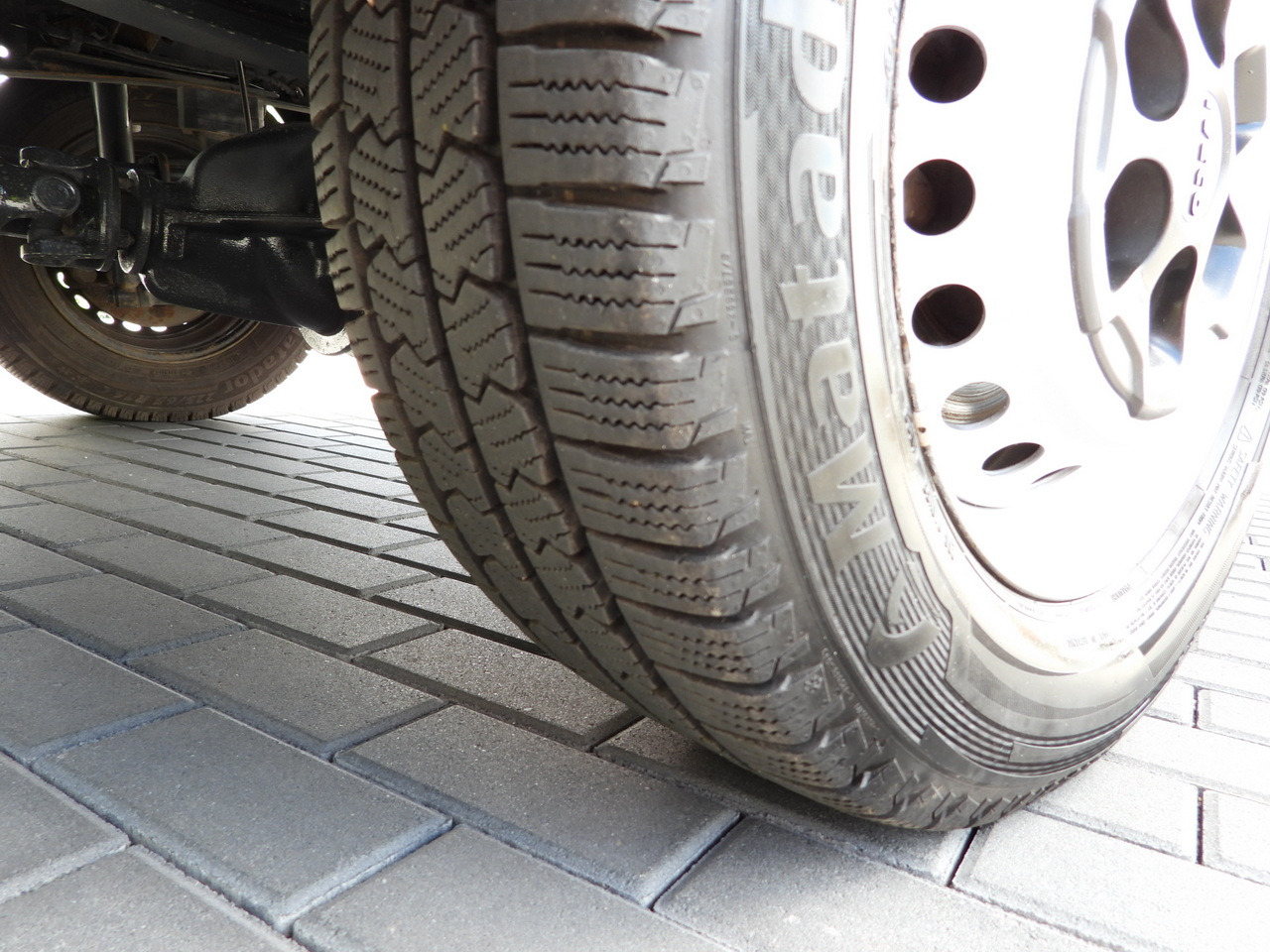 Automašīna ar kravas platformu IVECO DAILY 35S16 STAKE BODY 10 PALLETS CRUISE CONTROL AIR CONDITIONING 160HP: foto 21 Automašīna ar kravas platformu IVECO DAILY 35S16 STAKE BODY 10 PALLETS CRUISE CONTROL AIR CONDITIONING 160HP: foto 21