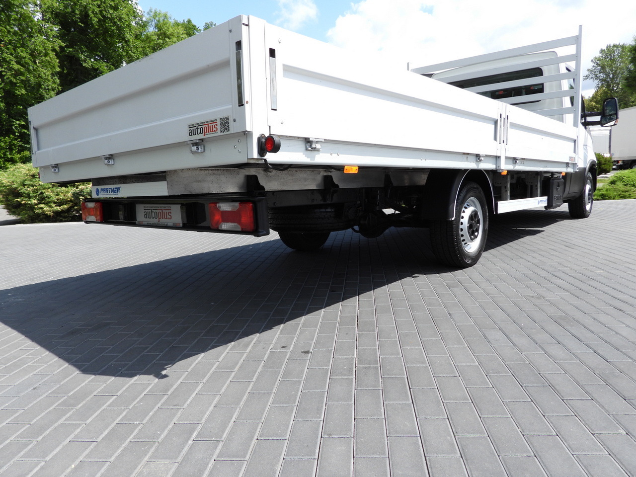 Automašīna ar kravas platformu IVECO DAILY 35S16 STAKE BODY 10 PALLETS CRUISE CONTROL AIR CONDITIONING 160HP: foto 23 Automašīna ar kravas platformu IVECO DAILY 35S16 STAKE BODY 10 PALLETS CRUISE CONTROL AIR CONDITIONING 160HP: foto 23