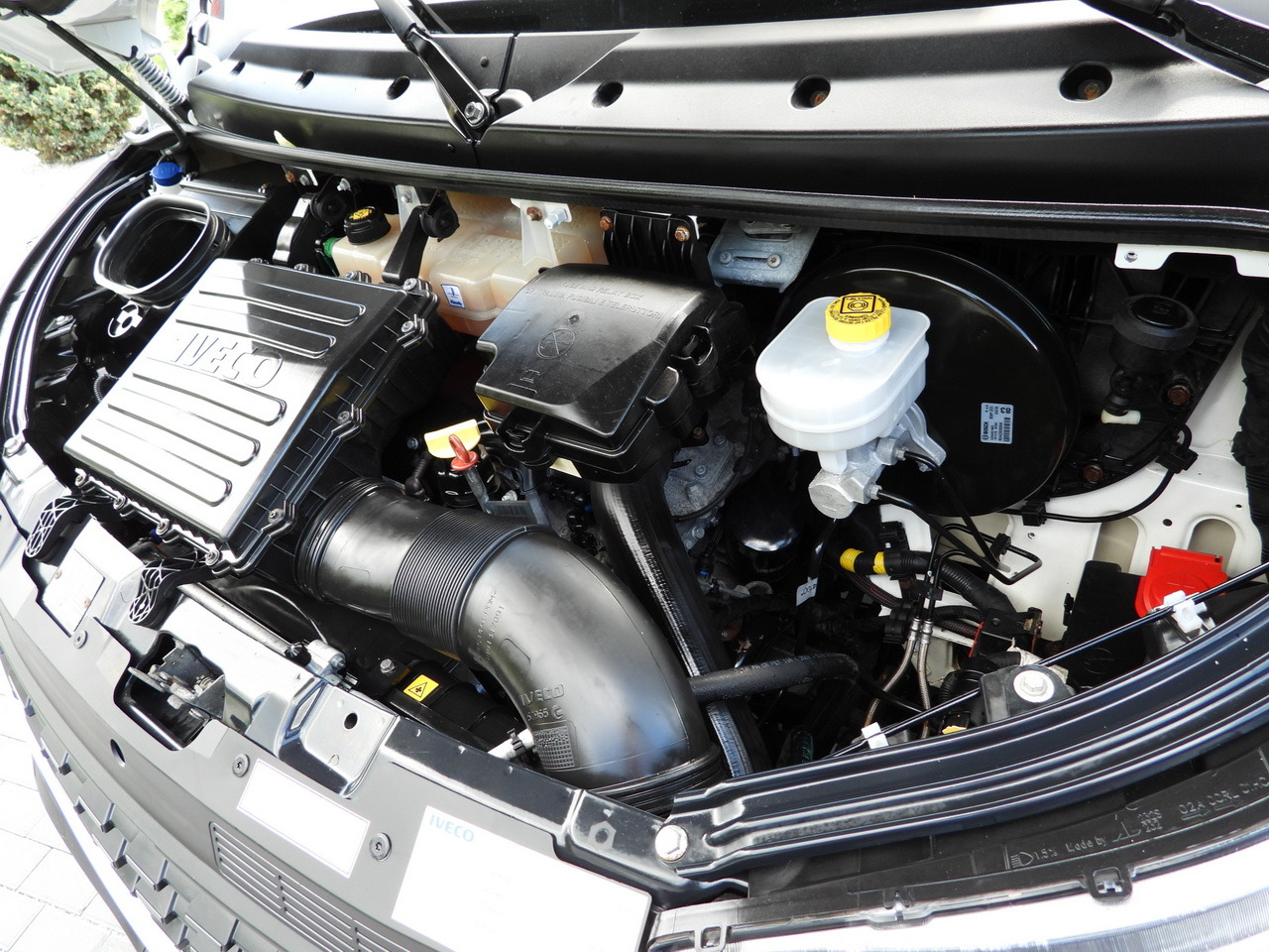 Automašīna ar kravas platformu IVECO DAILY 35S16 STAKE BODY 10 PALLETS CRUISE CONTROL AIR CONDITIONING 160HP: foto 24 Automašīna ar kravas platformu IVECO DAILY 35S16 STAKE BODY 10 PALLETS CRUISE CONTROL AIR CONDITIONING 160HP: foto 24