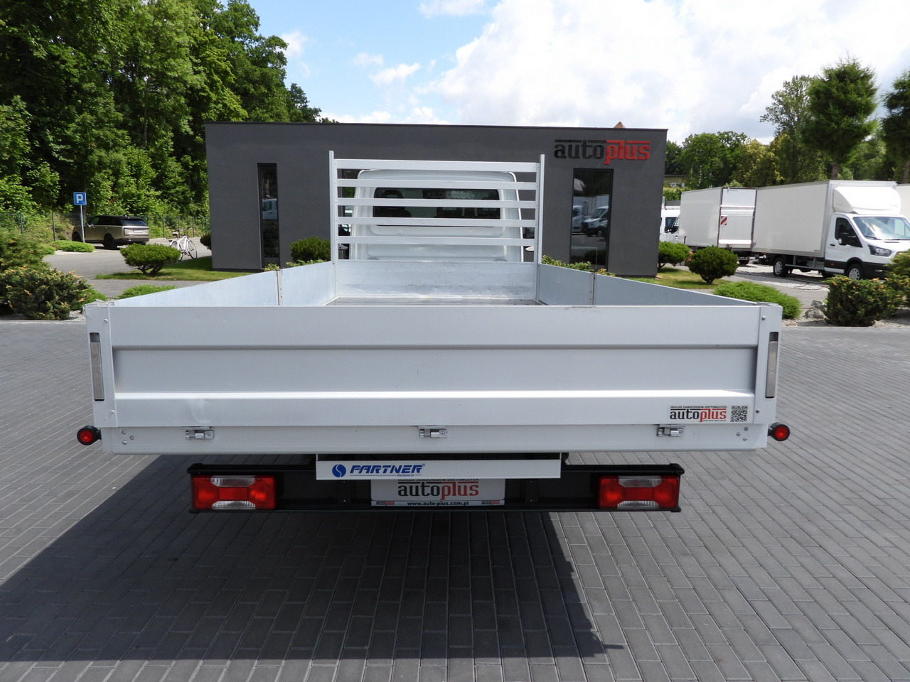 Automašīna ar kravas platformu IVECO DAILY 35S16 STAKE BODY 10 PALLETS CRUISE CONTROL AIR CONDITIONING 160HP: foto 10 Automašīna ar kravas platformu IVECO DAILY 35S16 STAKE BODY 10 PALLETS CRUISE CONTROL AIR CONDITIONING 160HP: foto 10