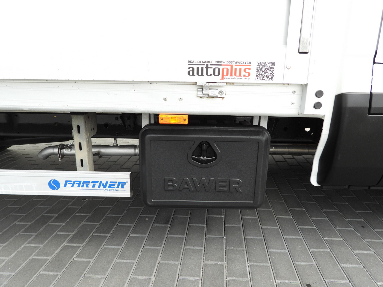 Automašīna ar kravas platformu IVECO DAILY 35S16 STAKE BODY 10 PALLETS CRUISE CONTROL AIR CONDITIONING 160HP: foto 20 Automašīna ar kravas platformu IVECO DAILY 35S16 STAKE BODY 10 PALLETS CRUISE CONTROL AIR CONDITIONING 160HP: foto 20