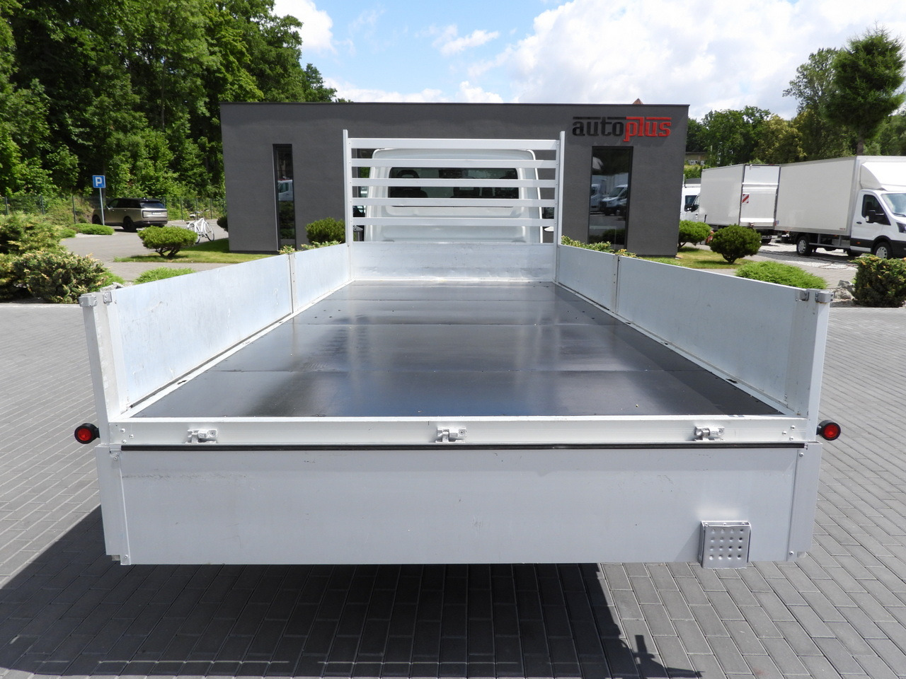 Automašīna ar kravas platformu IVECO DAILY 35S16 STAKE BODY 10 PALLETS CRUISE CONTROL AIR CONDITIONING 160HP: foto 11 Automašīna ar kravas platformu IVECO DAILY 35S16 STAKE BODY 10 PALLETS CRUISE CONTROL AIR CONDITIONING 160HP: foto 11