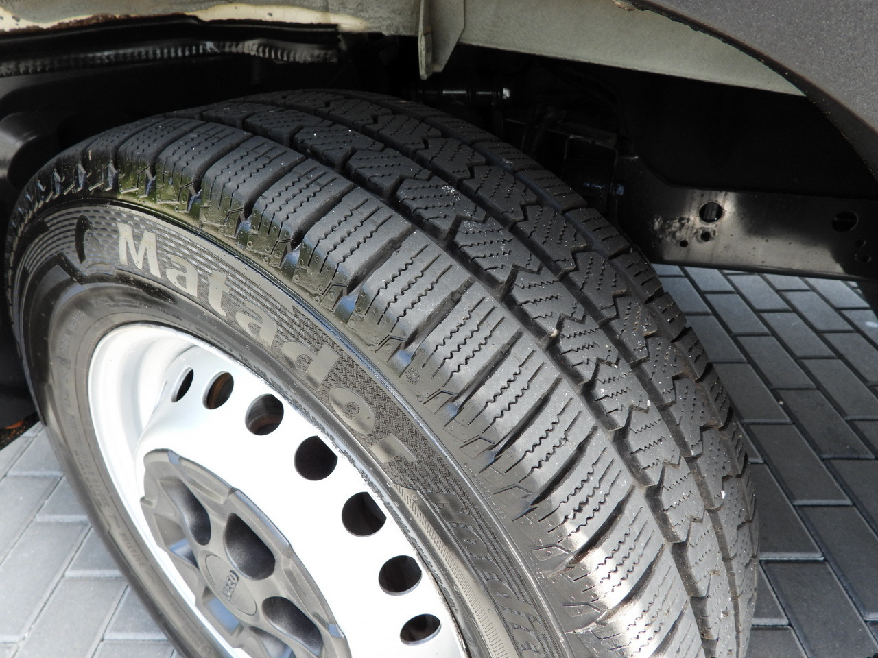 Automašīna ar kravas platformu IVECO DAILY 35S16 STAKE BODY 10 PALLETS CRUISE CONTROL AIR CONDITIONING 160HP: foto 22 Automašīna ar kravas platformu IVECO DAILY 35S16 STAKE BODY 10 PALLETS CRUISE CONTROL AIR CONDITIONING 160HP: foto 22