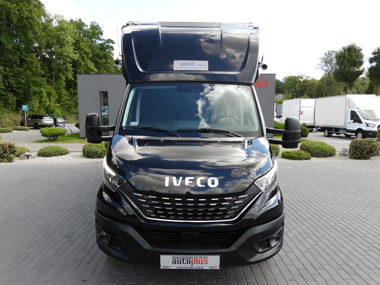 IVECO DAILY 35S18 BOX LIFT 8 PALLETS WEBASTO CRUISE CONTROL NAVIGATION LED LIGHTS PNEUMATICS AIR CONDITIONING 180HP - Furgons ar slēgtā virsbūve: foto 5 IVECO DAILY 35S18 BOX LIFT 8 PALLETS WEBASTO CRUISE CONTROL NAVIGATION LED LIGHTS PNEUMATICS AIR CONDITIONING 180HP - Furgons ar slēgtā virsbūve: foto 5