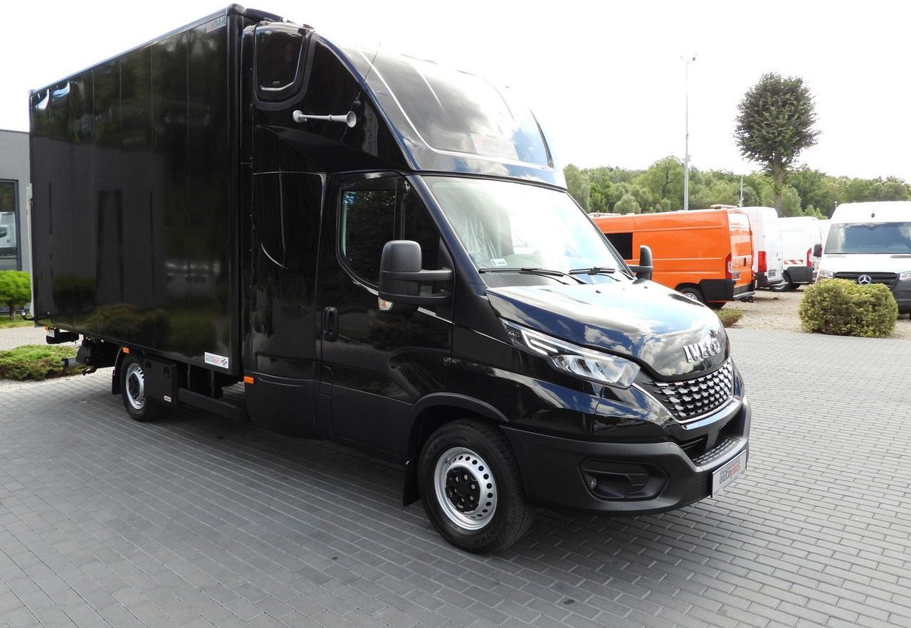 IVECO DAILY 35S18 BOX LIFT 8 PALLETS WEBASTO CRUISE CONTROL NAVIGATION LED LIGHTS PNEUMATICS AIR CONDITIONING  180HP - Komercauto refrižerators: foto 4 IVECO DAILY 35S18 BOX LIFT 8 PALLETS WEBASTO CRUISE CONTROL NAVIGATION LED LIGHTS PNEUMATICS AIR CONDITIONING  180HP - Komercauto refrižerators: foto 4