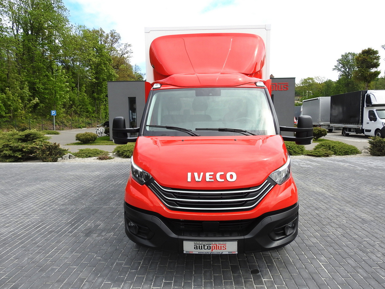 IVECO DAILY 35S18 NEW BOX 10 PALLETS CRUISE CONTROL NAVIGATION AIR CONDITIONING LED LIGHTS GUARANTEE 180HP - Furgons ar slēgtā virsbūve: foto 5 IVECO DAILY 35S18 NEW BOX 10 PALLETS CRUISE CONTROL NAVIGATION AIR CONDITIONING LED LIGHTS GUARANTEE 180HP - Furgons ar slēgtā virsbūve: foto 5