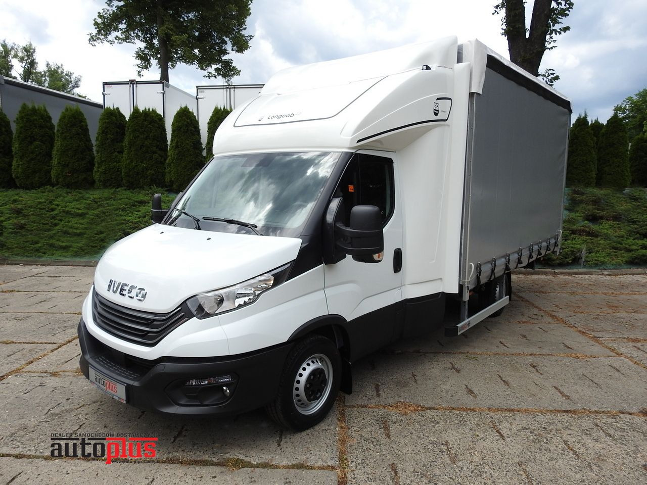 IVECO DAILY 35S18 NEW TARPAULIN WEBASTO CRUISE CONTROL AIR CONDITIONING 180HP - Furgons ar tentu: foto 1 IVECO DAILY 35S18 NEW TARPAULIN WEBASTO CRUISE CONTROL AIR CONDITIONING 180HP - Furgons ar tentu: foto 1