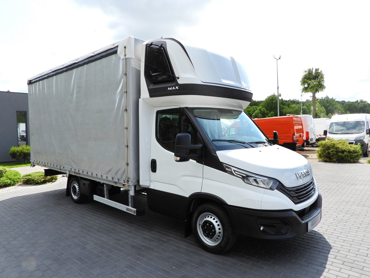 IVECO DAILY 35S18 TARPAULIN 10 PALLETS CRUISE CONTROL LED LIGHTS AIR CONDITIONING 180HP - Furgons ar tentu: foto 4 IVECO DAILY 35S18 TARPAULIN 10 PALLETS CRUISE CONTROL LED LIGHTS AIR CONDITIONING 180HP - Furgons ar tentu: foto 4