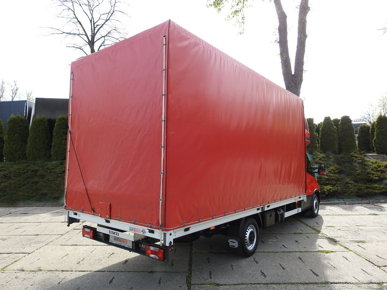 IVECO DAILY 35S18 TARPAULIN 10 PALLETS WEBASTO CRUISE CONTROL LED LIGHTS AIR CONDITIONING 180HP - Furgons ar tentu: foto 3 IVECO DAILY 35S18 TARPAULIN 10 PALLETS WEBASTO CRUISE CONTROL LED LIGHTS AIR CONDITIONING 180HP - Furgons ar tentu: foto 3