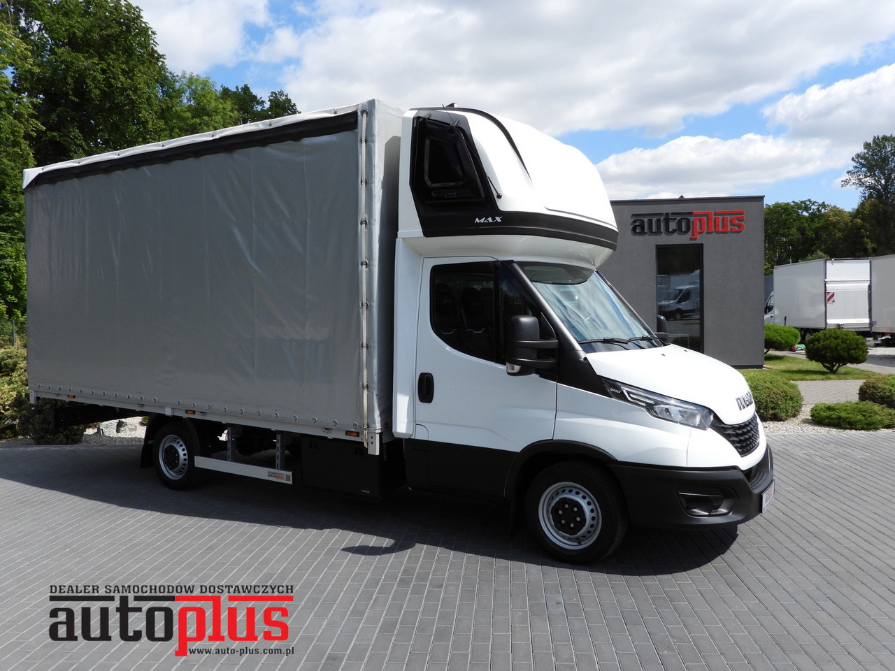 IVECO DAILY 35S18 TARPAULIN 10 PALLETS WEBASTO CRUISE CONTROL NAVIGATION LED LIGHTS AIR CONDITIONING 180HP - Furgons ar tentu: foto 1 IVECO DAILY 35S18 TARPAULIN 10 PALLETS WEBASTO CRUISE CONTROL NAVIGATION LED LIGHTS AIR CONDITIONING 180HP - Furgons ar tentu: foto 1