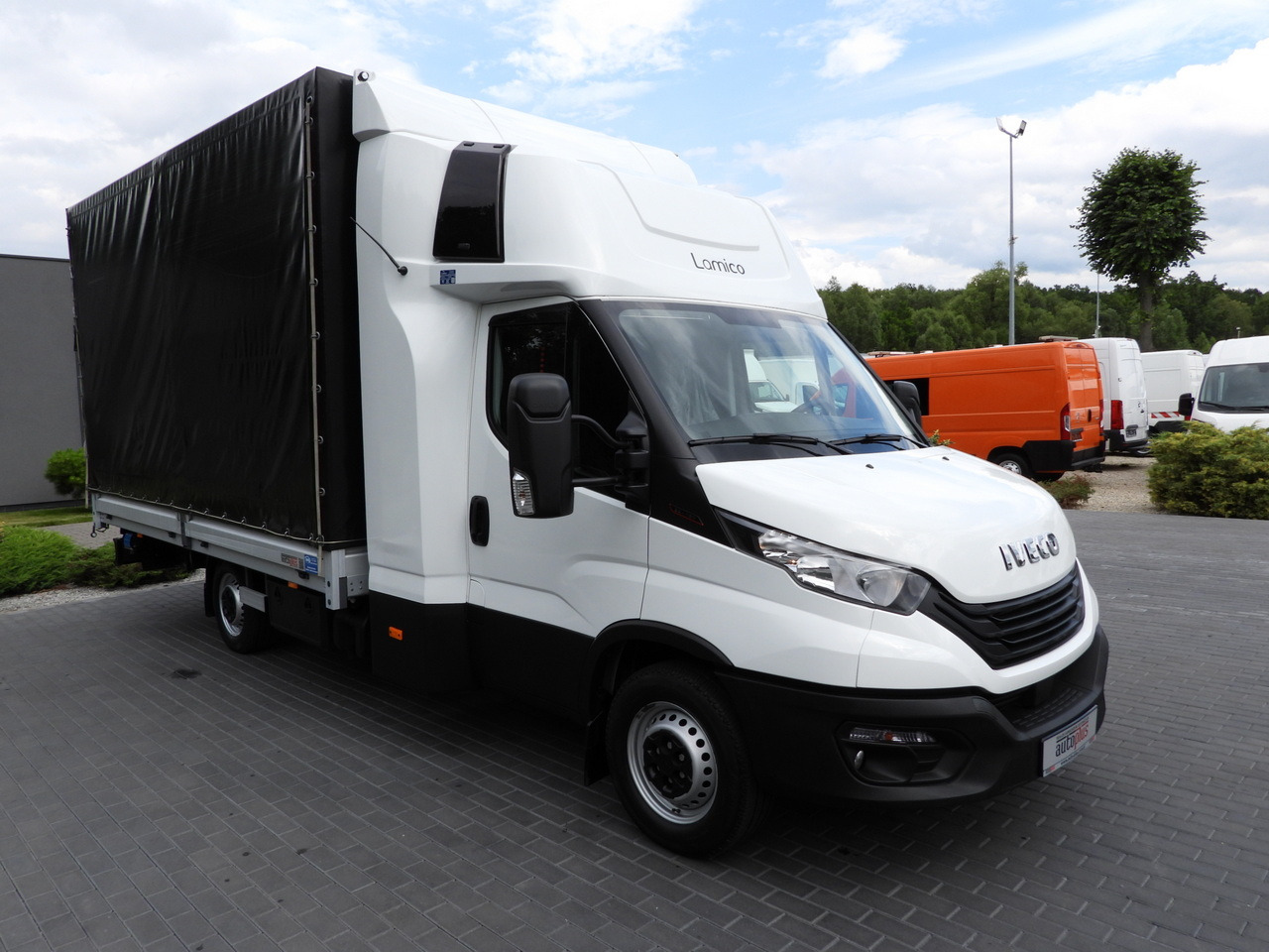IVECO DAILY 35S18 TARPAULIN LIFT 10 PALLETS WEBASTO CRUISE CONTROL PNEUMATICS AIR CONDITIONING 180HP - Furgons ar tentu: foto 4 IVECO DAILY 35S18 TARPAULIN LIFT 10 PALLETS WEBASTO CRUISE CONTROL PNEUMATICS AIR CONDITIONING 180HP - Furgons ar tentu: foto 4