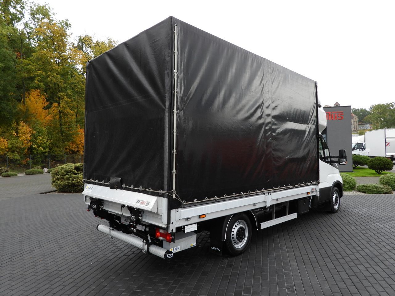 IVECO DAILY 35S18 TARPAULIN LIFT 8 PALLETS WEBASTO CRUISE CONTROL AIR CONDITIONING 180HP - Furgons ar tentu: foto 3 IVECO DAILY 35S18 TARPAULIN LIFT 8 PALLETS WEBASTO CRUISE CONTROL AIR CONDITIONING 180HP - Furgons ar tentu: foto 3