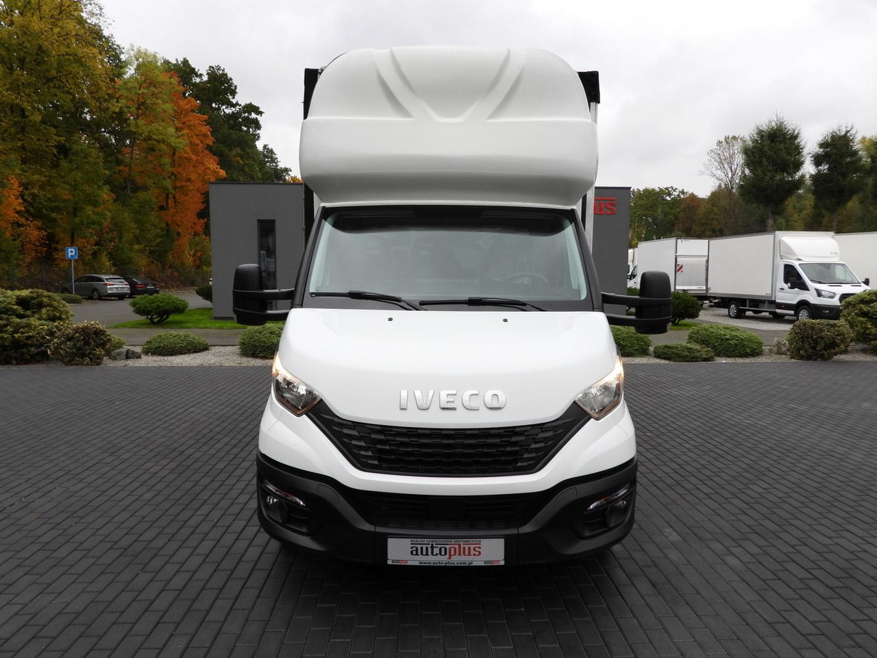 IVECO DAILY 35S18 TARPAULIN LIFT 8 PALLETS WEBASTO CRUISE CONTROL AIR CONDITIONING 180HP - Furgons ar tentu: foto 5 IVECO DAILY 35S18 TARPAULIN LIFT 8 PALLETS WEBASTO CRUISE CONTROL AIR CONDITIONING 180HP - Furgons ar tentu: foto 5