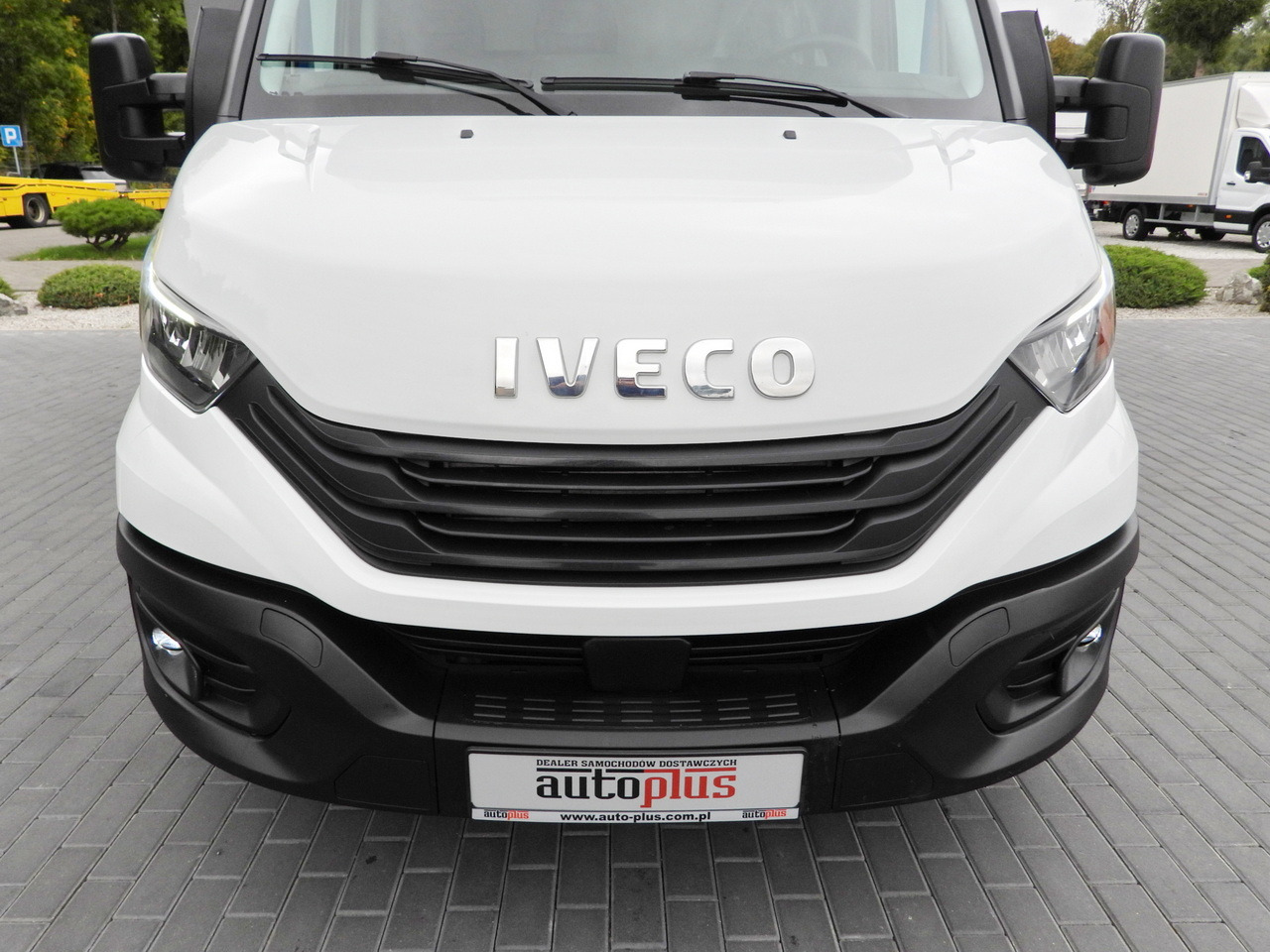 Furgons ar tentu IVECO DAILY 35S18 TARPAULIN LIFT 8 PALLETS WEBASTO CRUISE CONTROL LED LIGHTS AIR CONDITIONING  180HP: foto 15