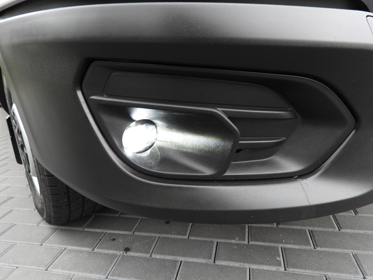 Furgons ar tentu IVECO DAILY 35S18 TARPAULIN LIFT 8 PALLETS WEBASTO CRUISE CONTROL LED LIGHTS AIR CONDITIONING  180HP: foto 23