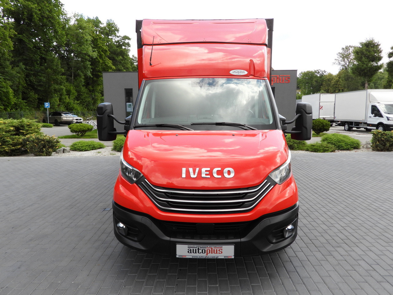 IVECO DAILY 35S21 TARPAULIN 10 PALLETS WEBASTO CRUISE CONTROL NAVIGATION LED LIGHTS PNEUMATICS AUTOMATIC TRANSMISSION HI-MATIC AIR CONDITIONING 210HP - Furgons ar tentu: foto 5 IVECO DAILY 35S21 TARPAULIN 10 PALLETS WEBASTO CRUISE CONTROL NAVIGATION LED LIGHTS PNEUMATICS AUTOMATIC TRANSMISSION HI-MATIC AIR CONDITIONING 210HP - Furgons ar tentu: foto 5