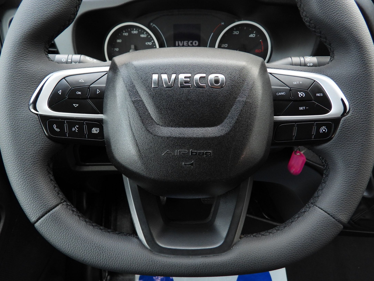 Komercauto pašizgāzējs IVECO DAILY 50C16 THREE-WAY TIPPER DOUBLE CABIN DOKA 6 SEATS CRUISE CONTROL PNEUMATICS TWIN WHEELS AIR CONDITIONING 160HP: foto 31 Komercauto pašizgāzējs IVECO DAILY 50C16 THREE-WAY TIPPER DOUBLE CABIN DOKA 6 SEATS CRUISE CONTROL PNEUMATICS TWIN WHEELS AIR CONDITIONING 160HP: foto 31