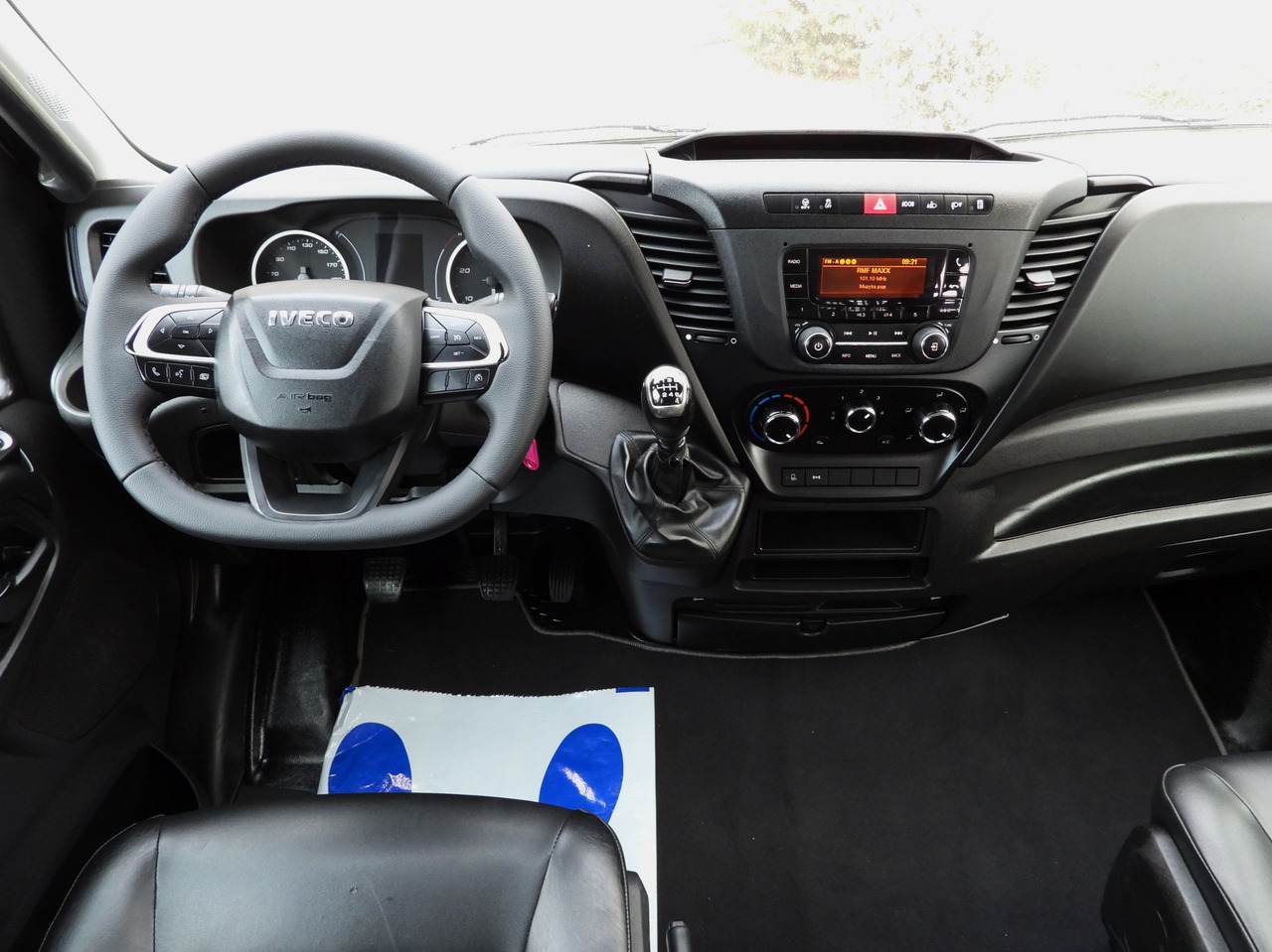 Komercauto pašizgāzējs IVECO DAILY 50C16 THREE-WAY TIPPER DOUBLE CABIN DOKA 6 SEATS CRUISE CONTROL PNEUMATICS TWIN WHEELS AIR CONDITIONING 160HP: foto 29 Komercauto pašizgāzējs IVECO DAILY 50C16 THREE-WAY TIPPER DOUBLE CABIN DOKA 6 SEATS CRUISE CONTROL PNEUMATICS TWIN WHEELS AIR CONDITIONING 160HP: foto 29