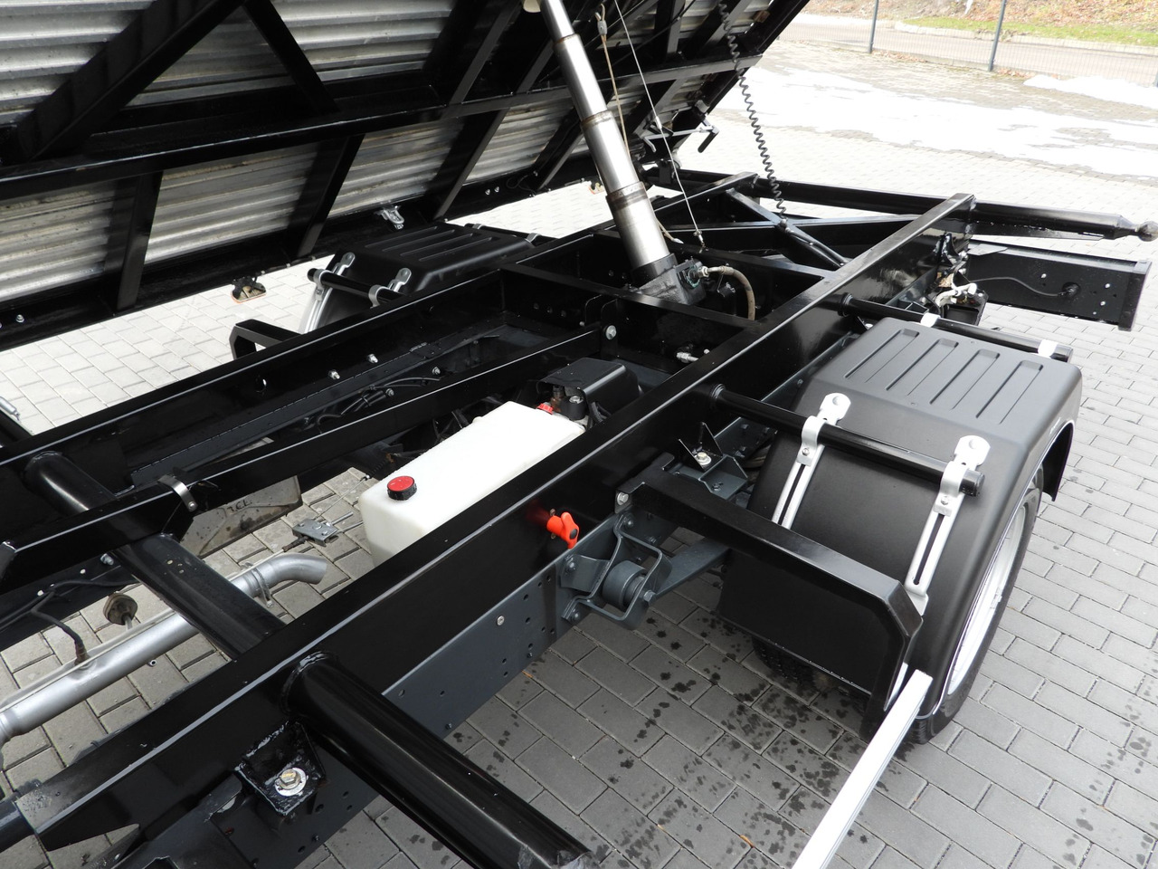 Komercauto pašizgāzējs IVECO DAILY 50C16 THREE-WAY TIPPER DOUBLE CABIN DOKA 6 SEATS CRUISE CONTROL PNEUMATICS TWIN WHEELS AIR CONDITIONING 160HP: foto 22 Komercauto pašizgāzējs IVECO DAILY 50C16 THREE-WAY TIPPER DOUBLE CABIN DOKA 6 SEATS CRUISE CONTROL PNEUMATICS TWIN WHEELS AIR CONDITIONING 160HP: foto 22