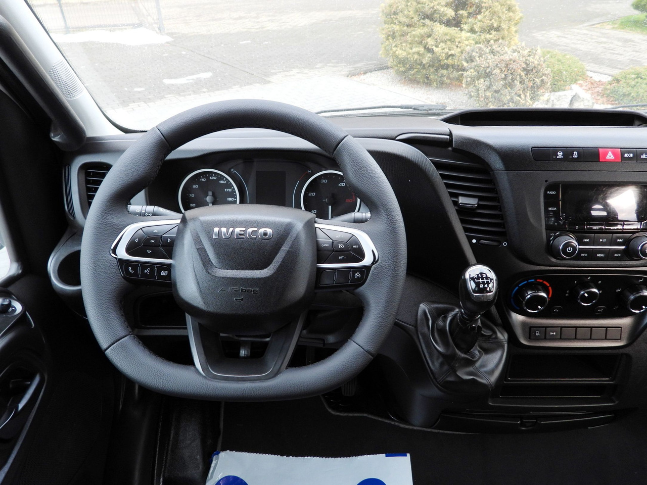 Komercauto pašizgāzējs IVECO DAILY 50C16 THREE-WAY TIPPER DOUBLE CABIN DOKA 6 SEATS CRUISE CONTROL PNEUMATICS TWIN WHEELS AIR CONDITIONING 160HP: foto 30 Komercauto pašizgāzējs IVECO DAILY 50C16 THREE-WAY TIPPER DOUBLE CABIN DOKA 6 SEATS CRUISE CONTROL PNEUMATICS TWIN WHEELS AIR CONDITIONING 160HP: foto 30