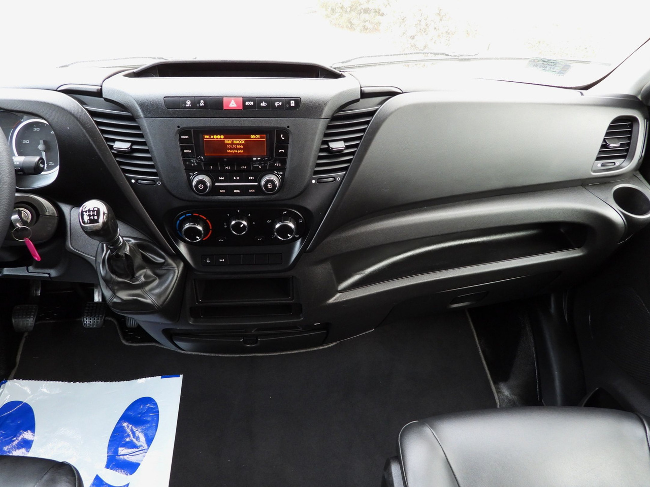 Komercauto pašizgāzējs IVECO DAILY 50C16 THREE-WAY TIPPER DOUBLE CABIN DOKA 6 SEATS CRUISE CONTROL PNEUMATICS TWIN WHEELS AIR CONDITIONING 160HP: foto 33 Komercauto pašizgāzējs IVECO DAILY 50C16 THREE-WAY TIPPER DOUBLE CABIN DOKA 6 SEATS CRUISE CONTROL PNEUMATICS TWIN WHEELS AIR CONDITIONING 160HP: foto 33