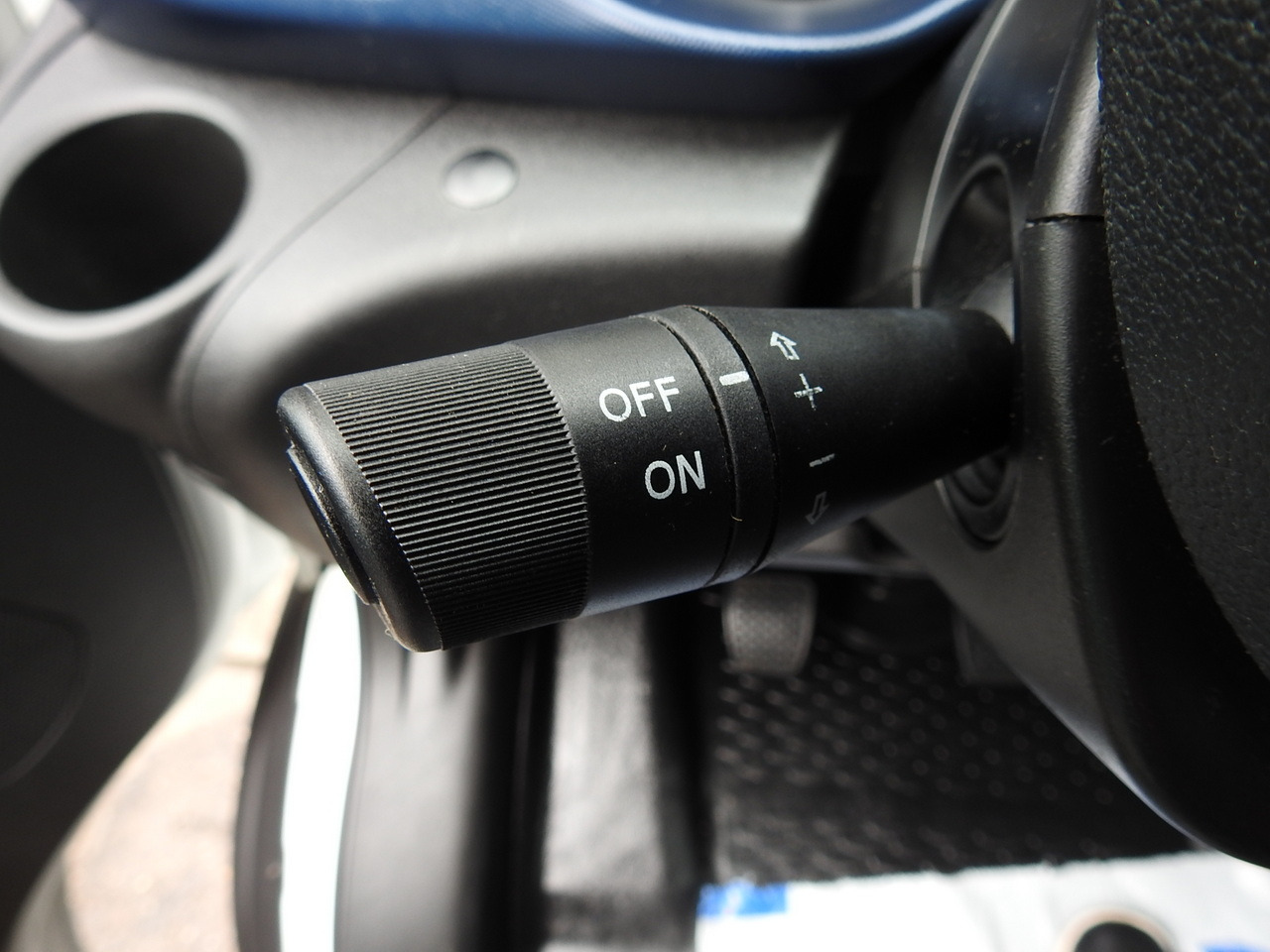 Kravas automašīna ar tentu IVECO DAILY 70C18 TARPAULIN LIFT 12 PALLETS WEBASTO CRUISE CONTROL TWIN WHEELS AIR CONDITIONING 180HP: foto 35 Kravas automašīna ar tentu IVECO DAILY 70C18 TARPAULIN LIFT 12 PALLETS WEBASTO CRUISE CONTROL TWIN WHEELS AIR CONDITIONING 180HP: foto 35