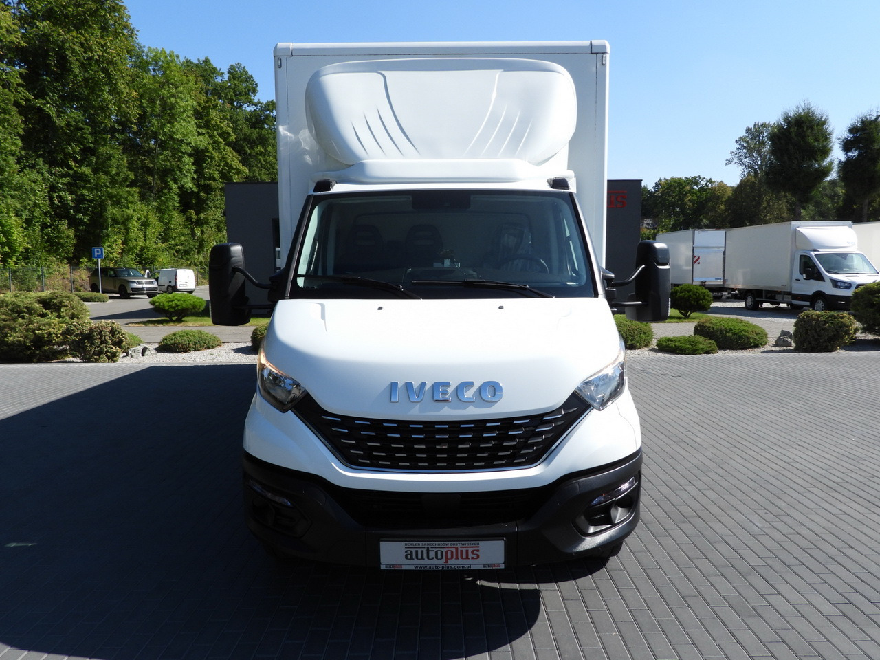 IVECO DAILY 72C18 LIFT 14 PALLETS CRUISE CONTROL PNEUMATICS AUTOMATIC TRANSMISSION HI-MATIC TWIN WHEELS AIR CONDITIONING 180HP - Furgons ar slēgtā virsbūve: foto 5 IVECO DAILY 72C18 LIFT 14 PALLETS CRUISE CONTROL PNEUMATICS AUTOMATIC TRANSMISSION HI-MATIC TWIN WHEELS AIR CONDITIONING 180HP - Furgons ar slēgtā virsbūve: foto 5