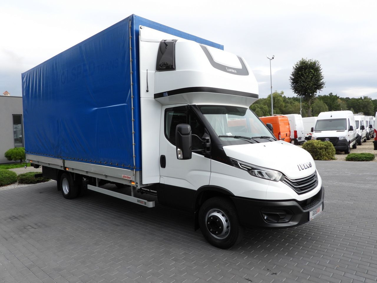 IVECO DAILY 72C18 TARPAULIN LIFT 14 PALLETS WEBASTO CRUISE CONTROL LED LIGHTS TWIN WHEELS AIR CONDITIONING 180HP - Kravas automašīna ar tentu: foto 4 IVECO DAILY 72C18 TARPAULIN LIFT 14 PALLETS WEBASTO CRUISE CONTROL LED LIGHTS TWIN WHEELS AIR CONDITIONING 180HP - Kravas automašīna ar tentu: foto 4