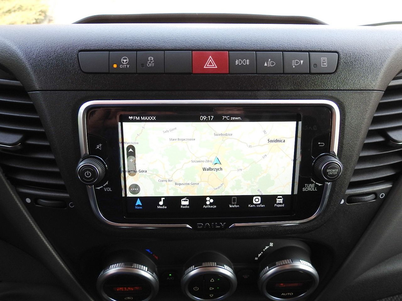 Jaunā Furgons ar tentu IVECO DAILY NEW TARPAULIN 10 PALLETS WEBASTO CRUISE CONTROL NAVIGATION AIR CONDITIONING LED LIGHTS  180HP: foto 41