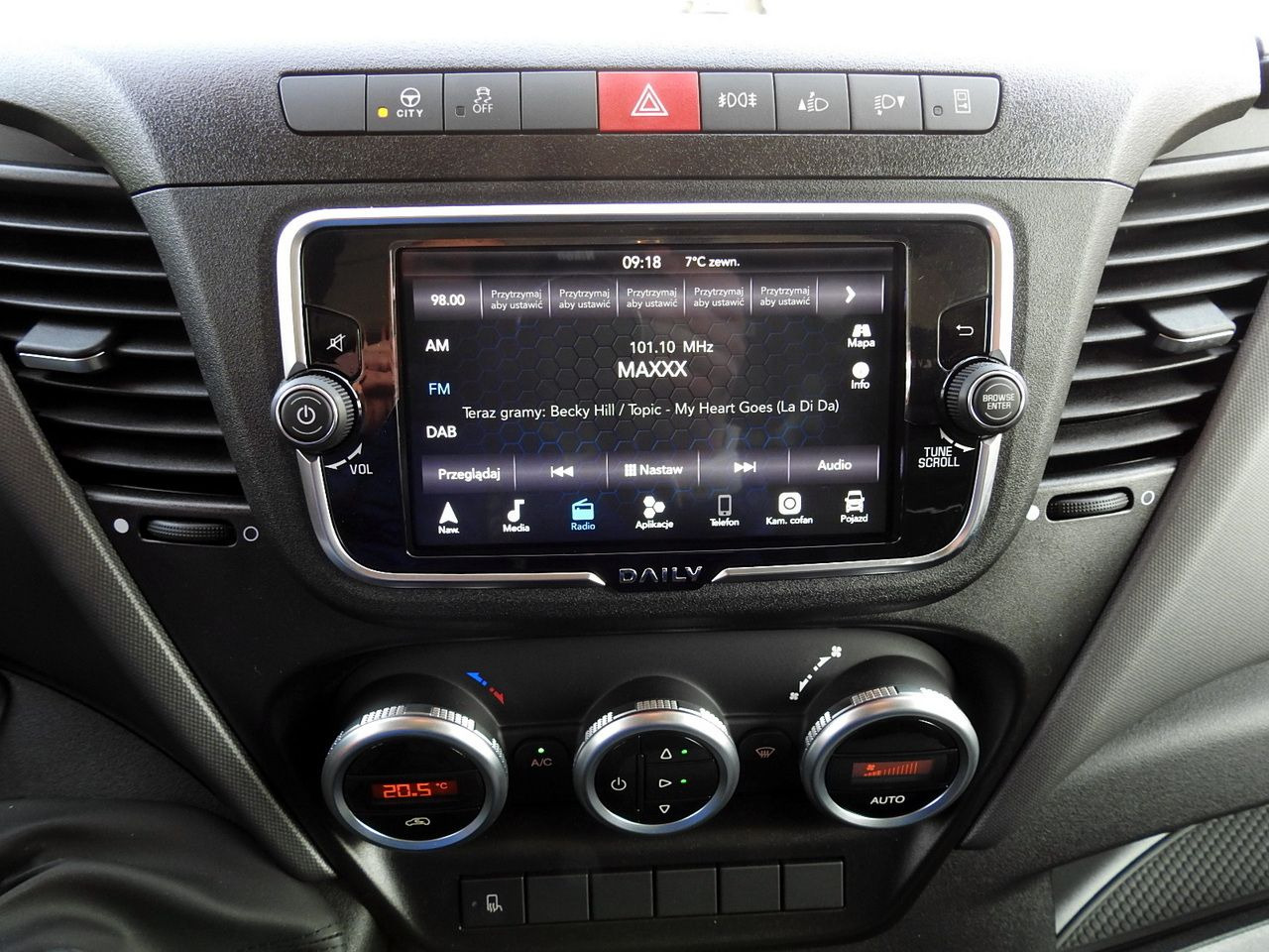 Jaunā Furgons ar tentu IVECO DAILY NEW TARPAULIN 10 PALLETS WEBASTO CRUISE CONTROL NAVIGATION AIR CONDITIONING LED LIGHTS  180HP: foto 39