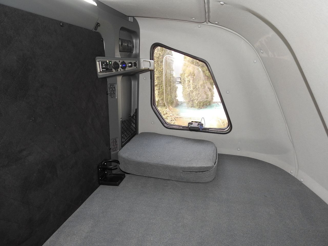 Jaunā Furgons ar tentu IVECO DAILY NEW TARPAULIN 10 PALLETS WEBASTO CRUISE CONTROL NAVIGATION AIR CONDITIONING LED LIGHTS  180HP: foto 47