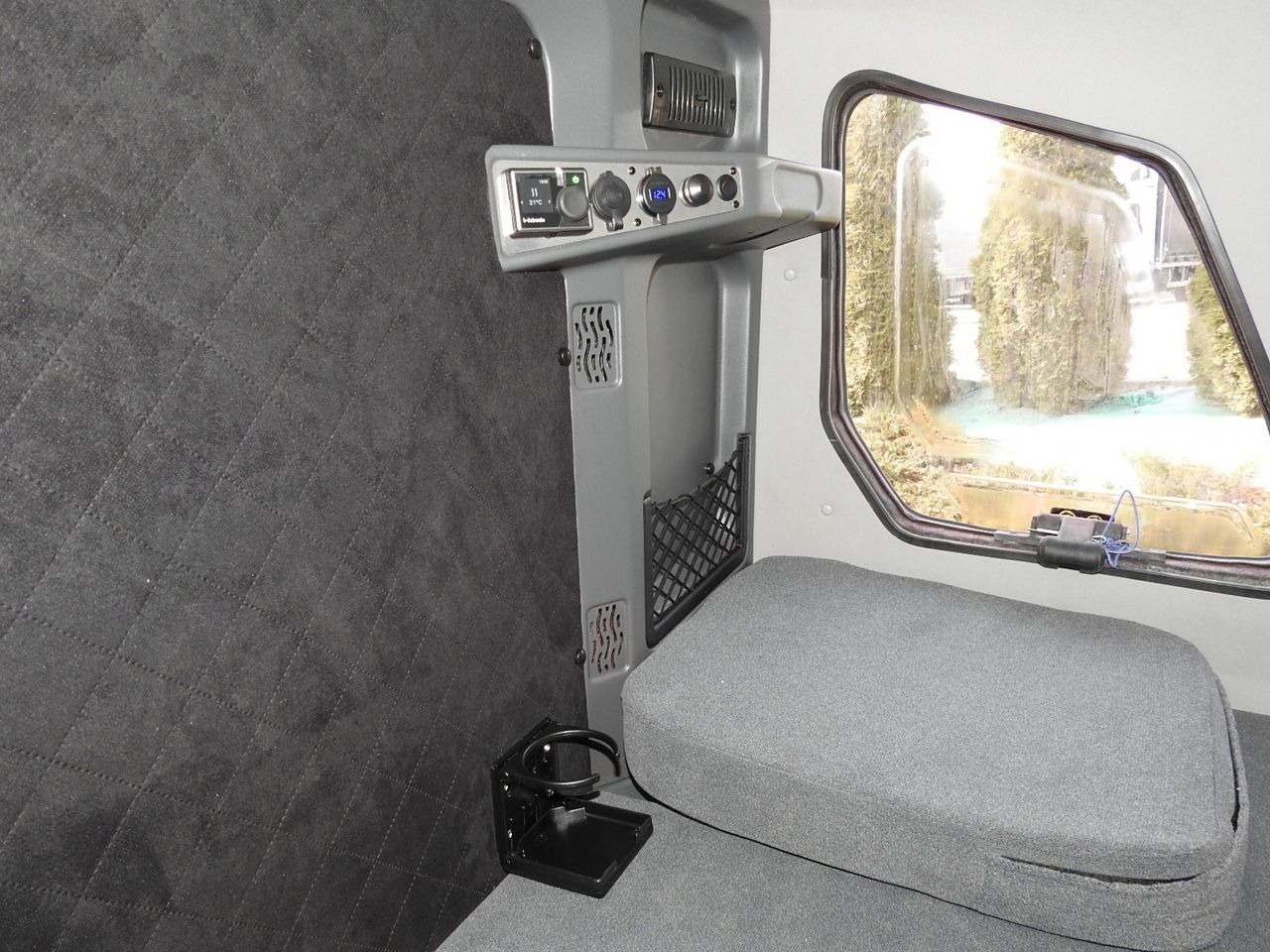 Jaunā Furgons ar tentu IVECO DAILY NEW TARPAULIN 10 PALLETS WEBASTO CRUISE CONTROL NAVIGATION AIR CONDITIONING LED LIGHTS  180HP: foto 48