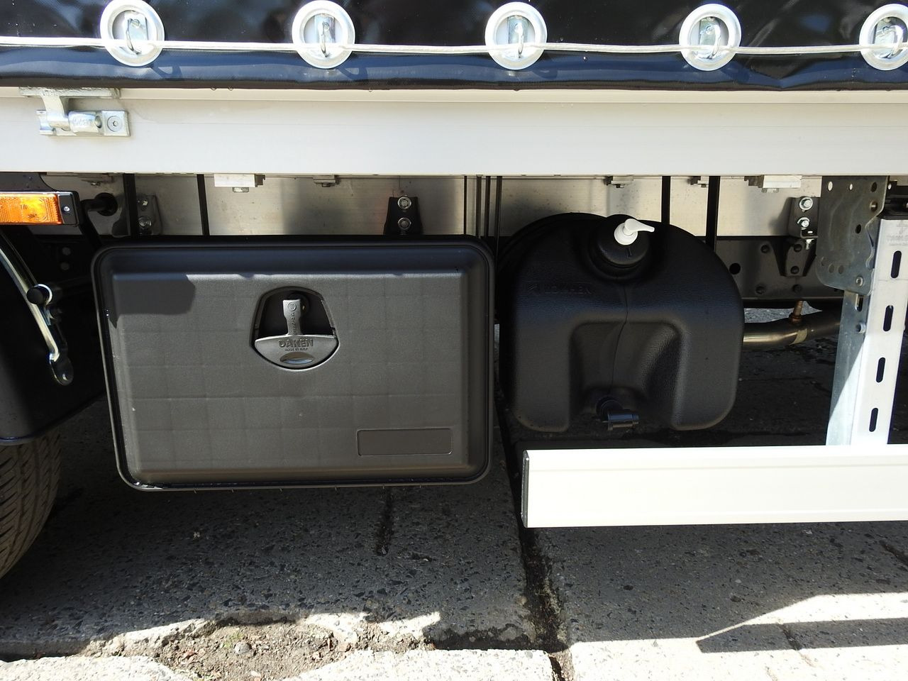 Jaunā Furgons ar tentu IVECO DAILY NEW TARPAULIN 10 PALLETS WEBASTO CRUISE CONTROL NAVIGATION AIR CONDITIONING LED LIGHTS  180HP: foto 26